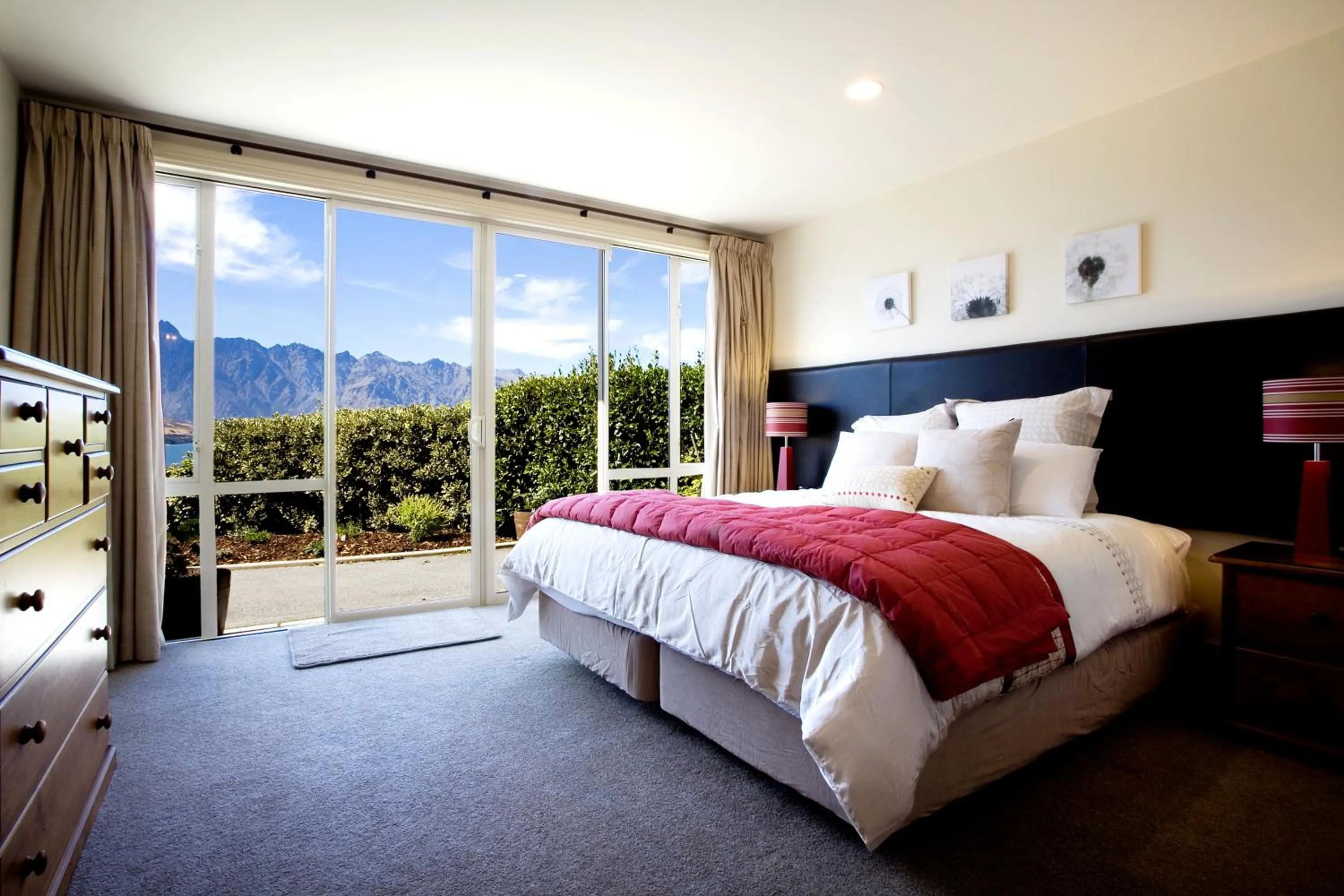 Bedroom, Bed in Aspen House