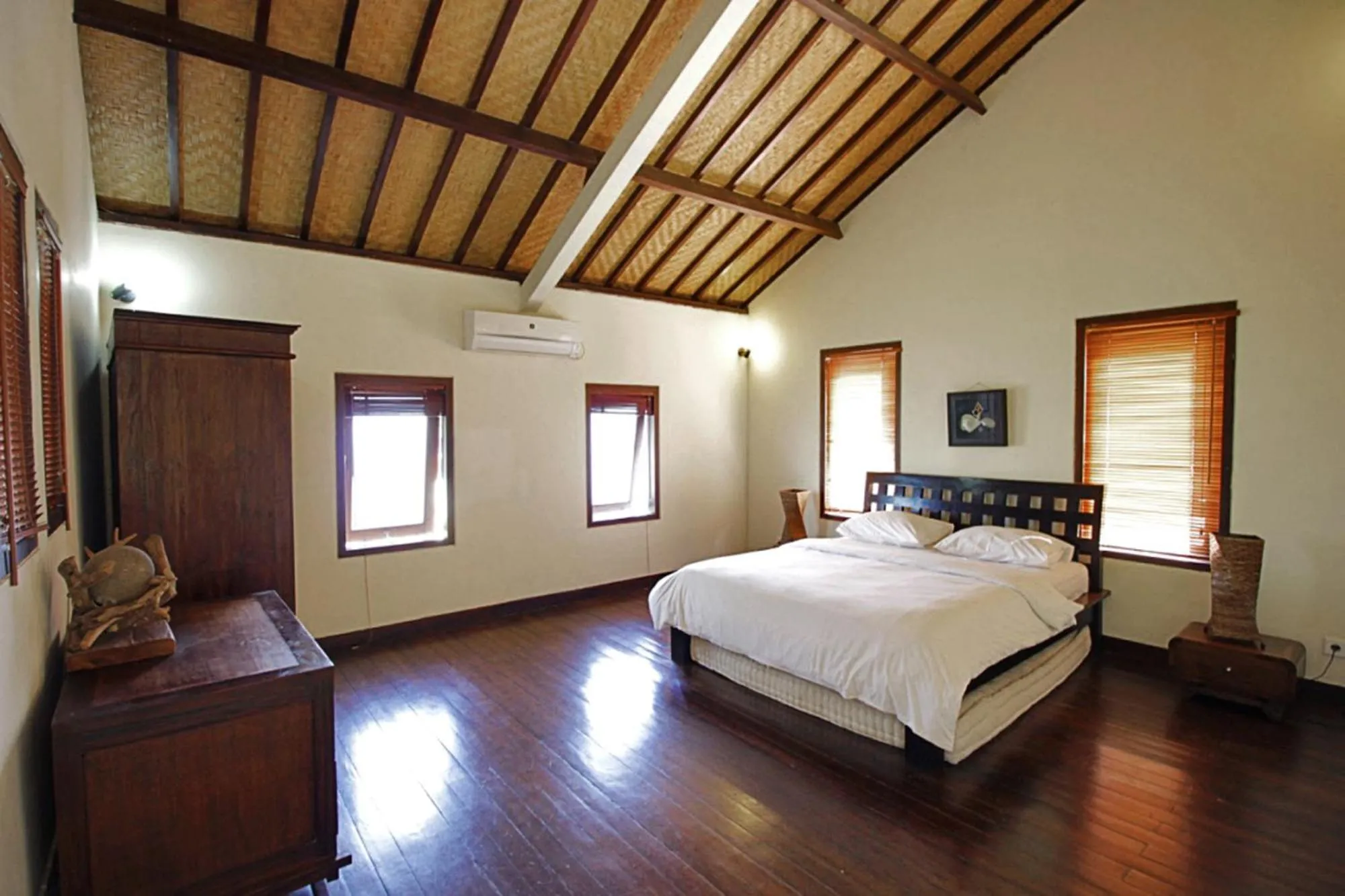 Bed in Sayang Taman Villas