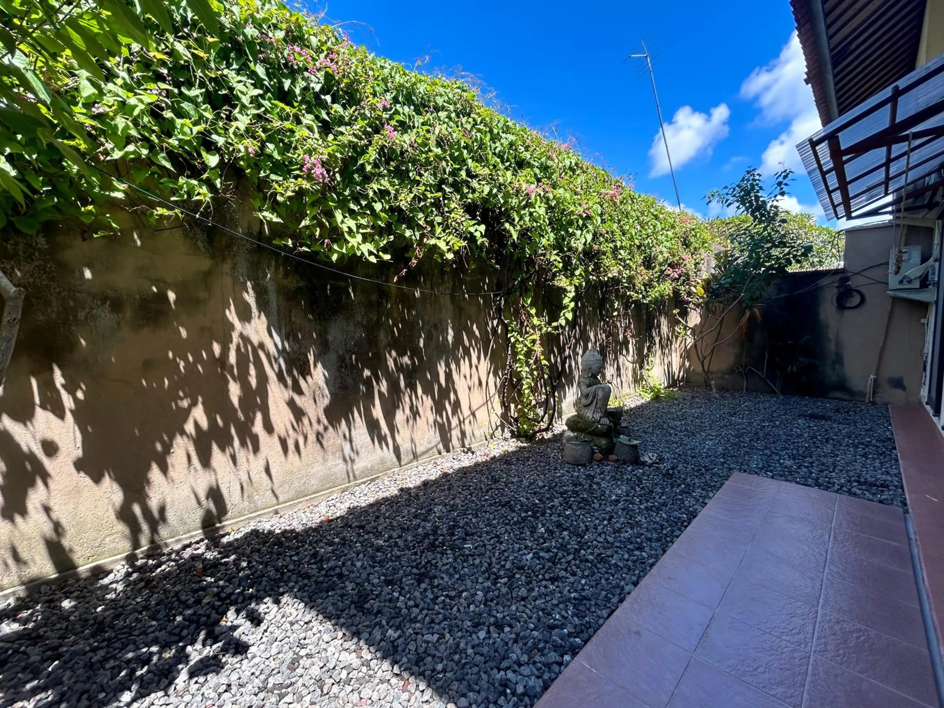 Garden view in Sayang Taman Villas