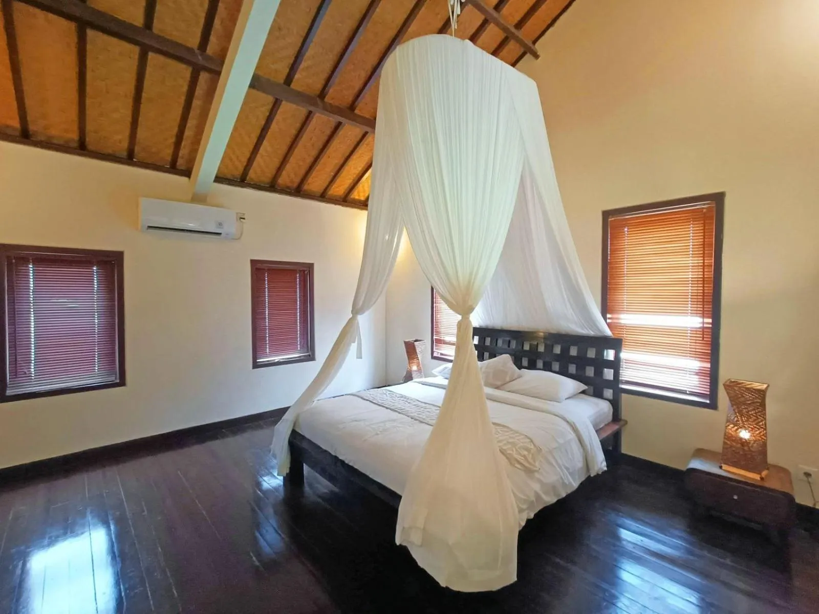 Bedroom, Bed in Sayang Taman Villas