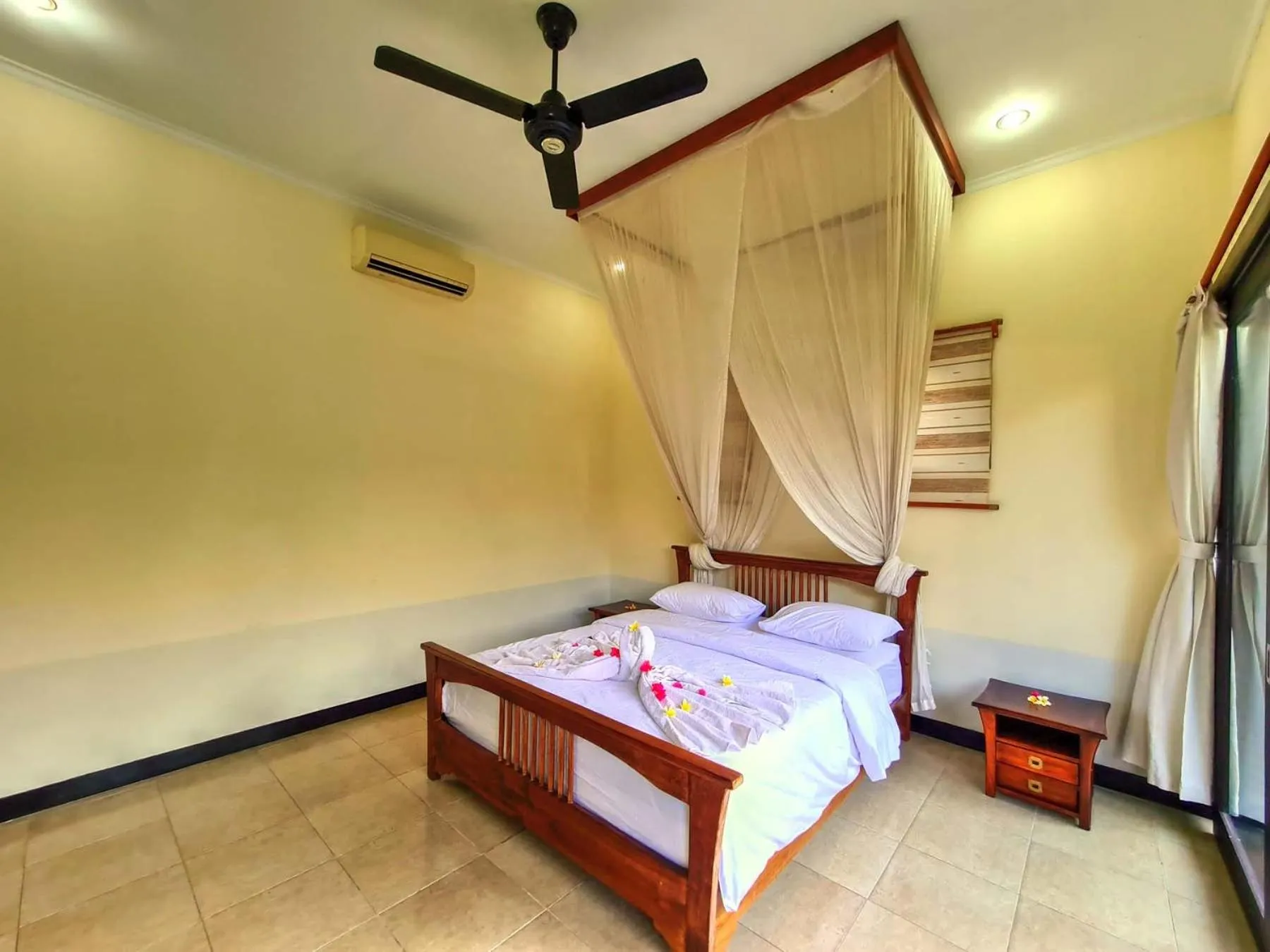Bed in Sayang Taman Villas