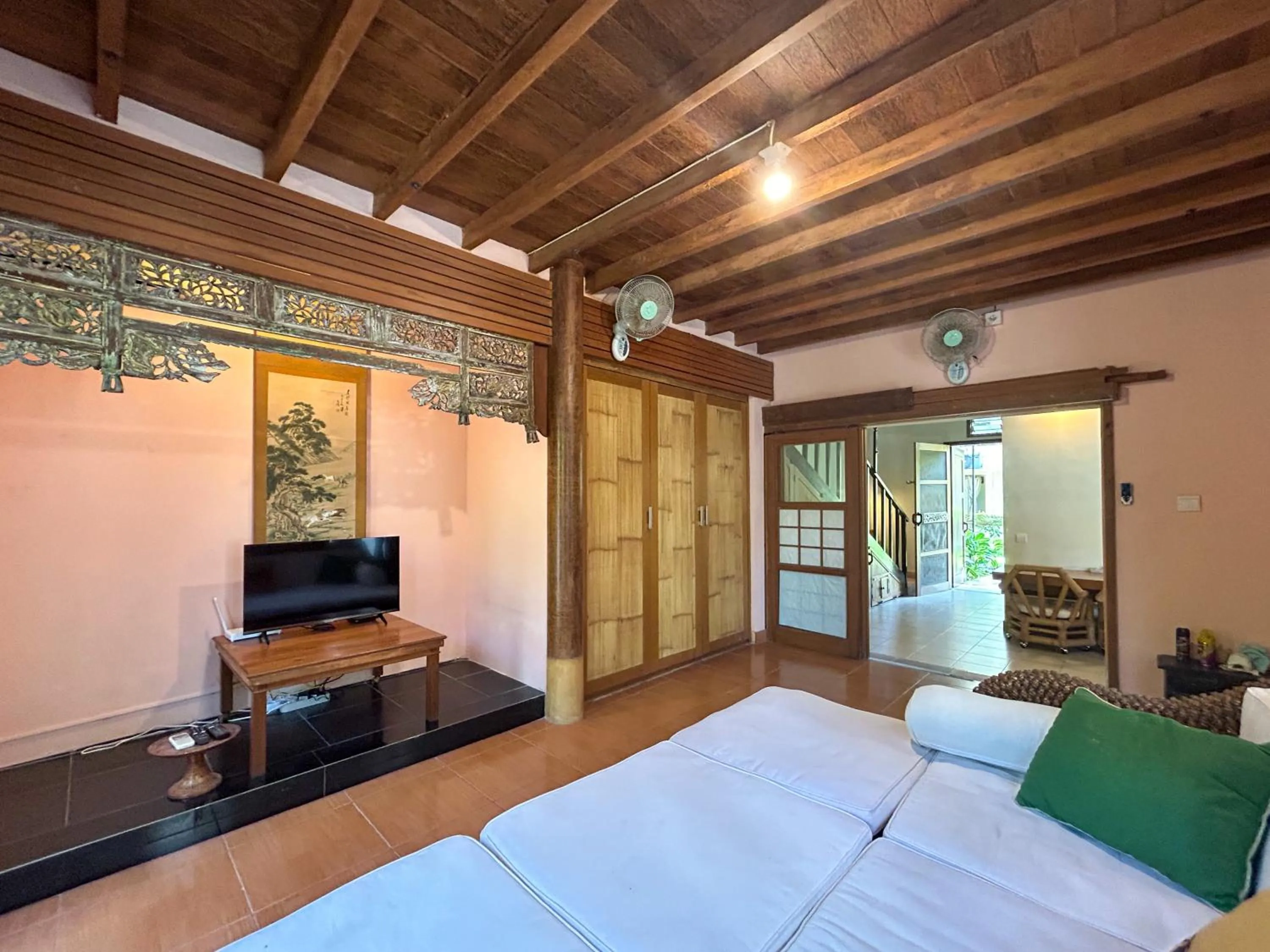 TV and multimedia, Bed in Sayang Taman Villas