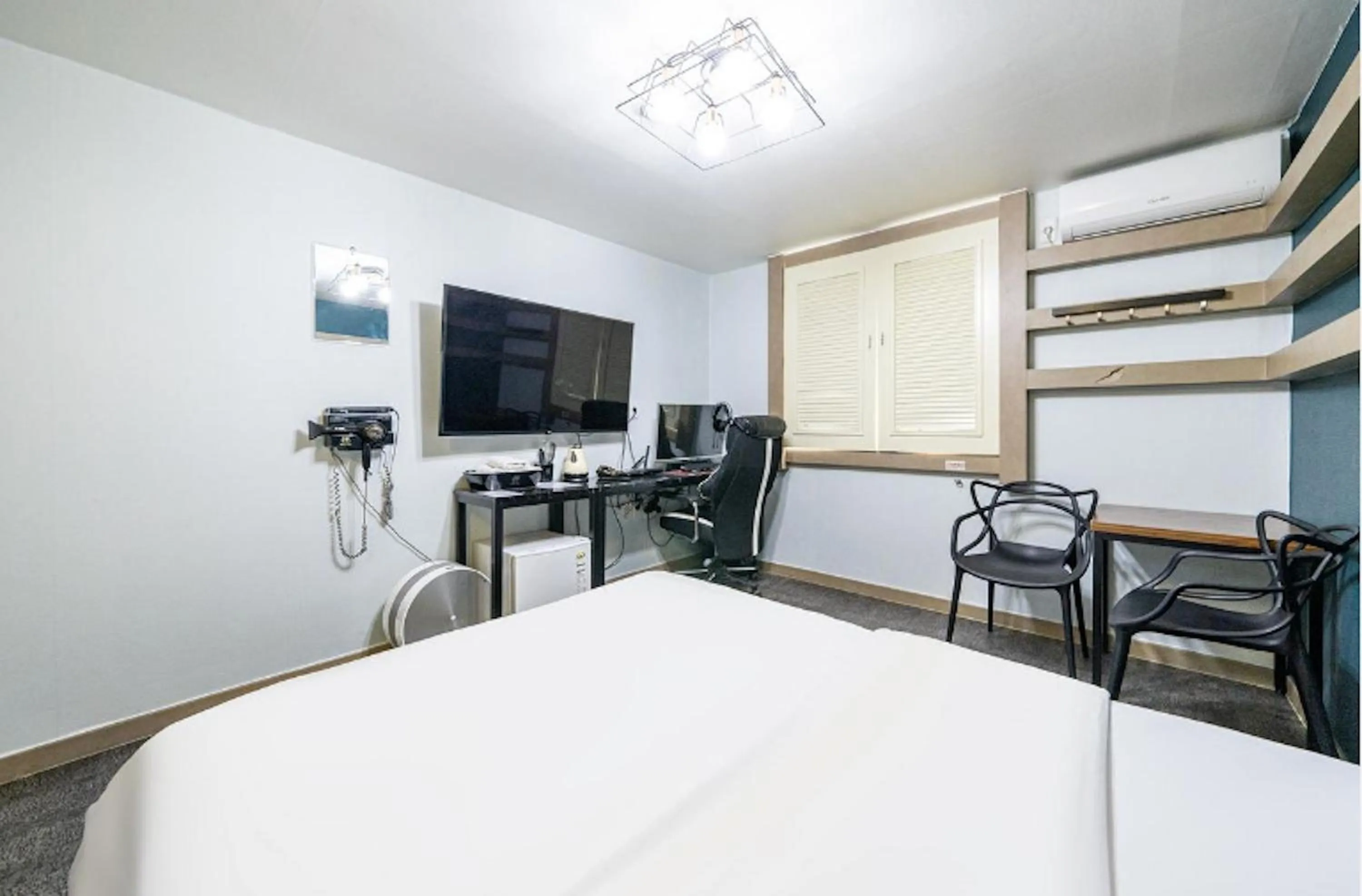 Bed in Daejeon Yongmun JNK Classic Hotel