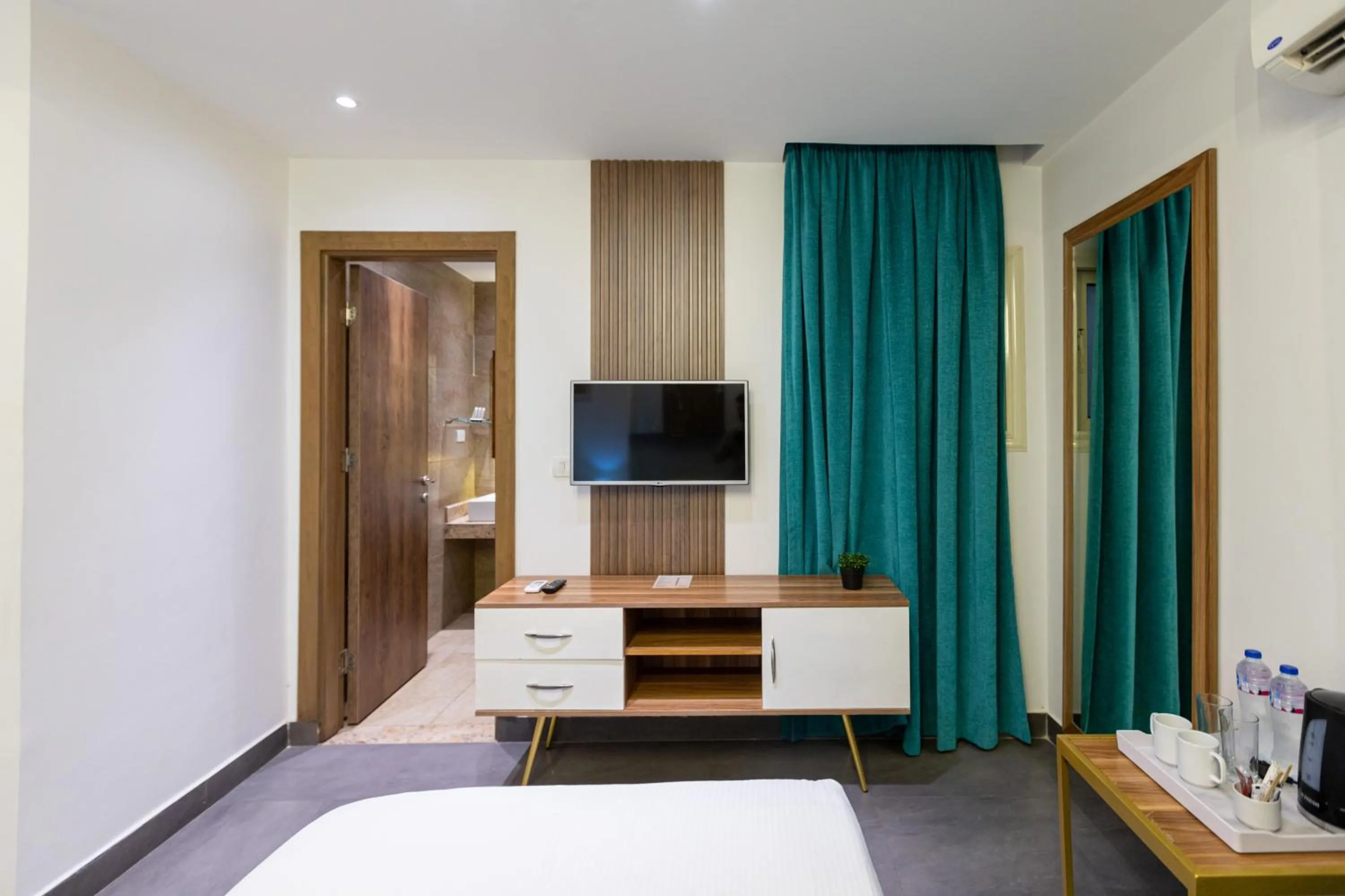 TV and multimedia, Bed in Pyramids Yard Hotel