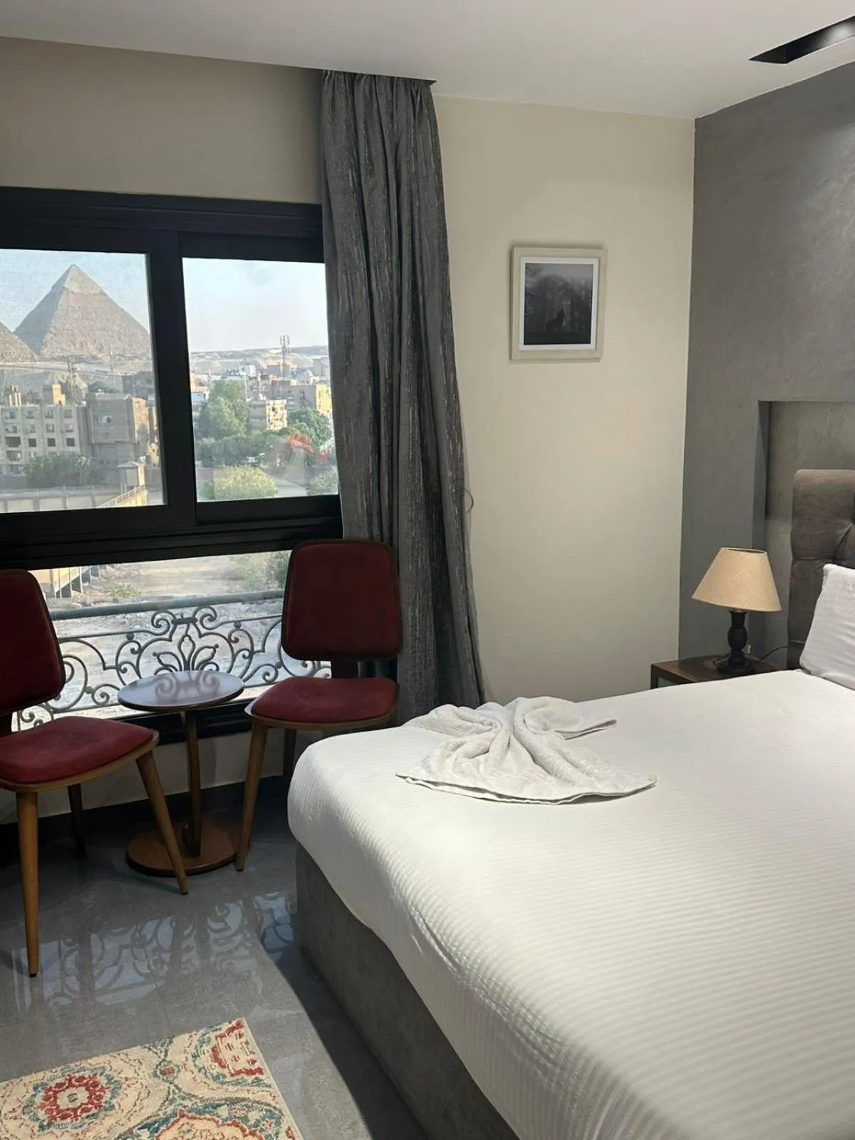 Bedroom, Bed in Pyramids Yard Hotel