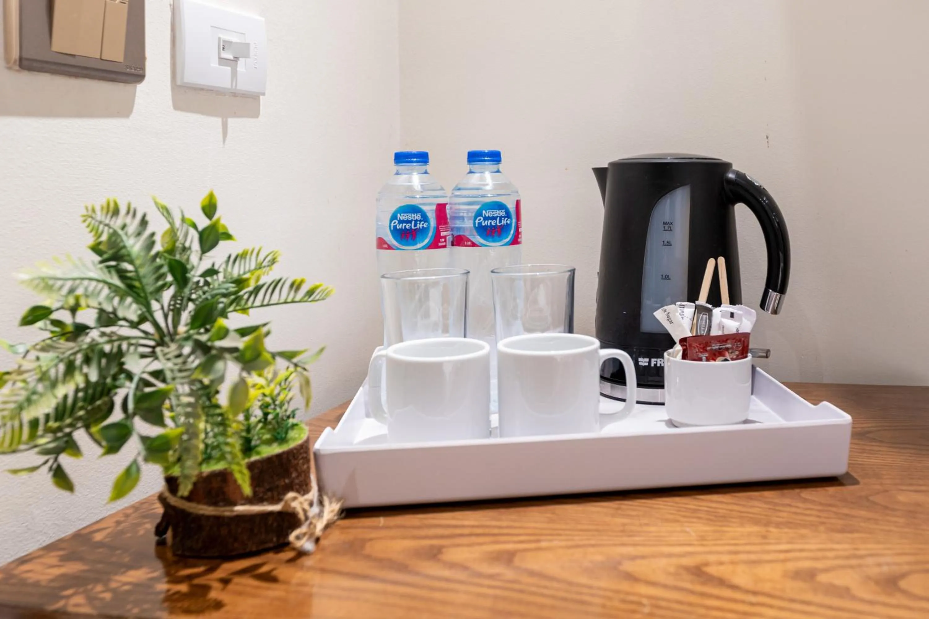 Coffee/tea facilities in Pyramids Yard Hotel