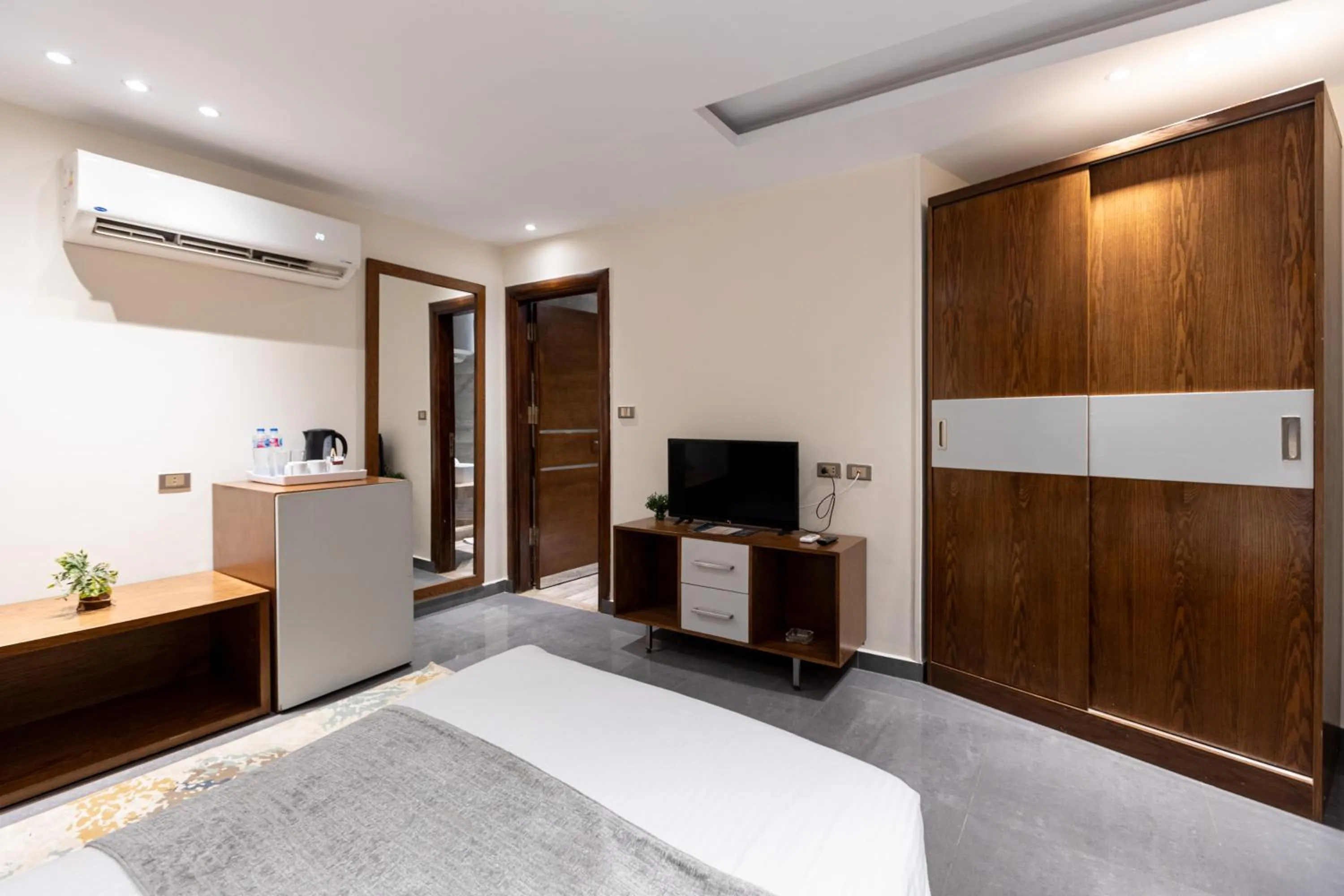 TV and multimedia in Pyramids Yard Hotel