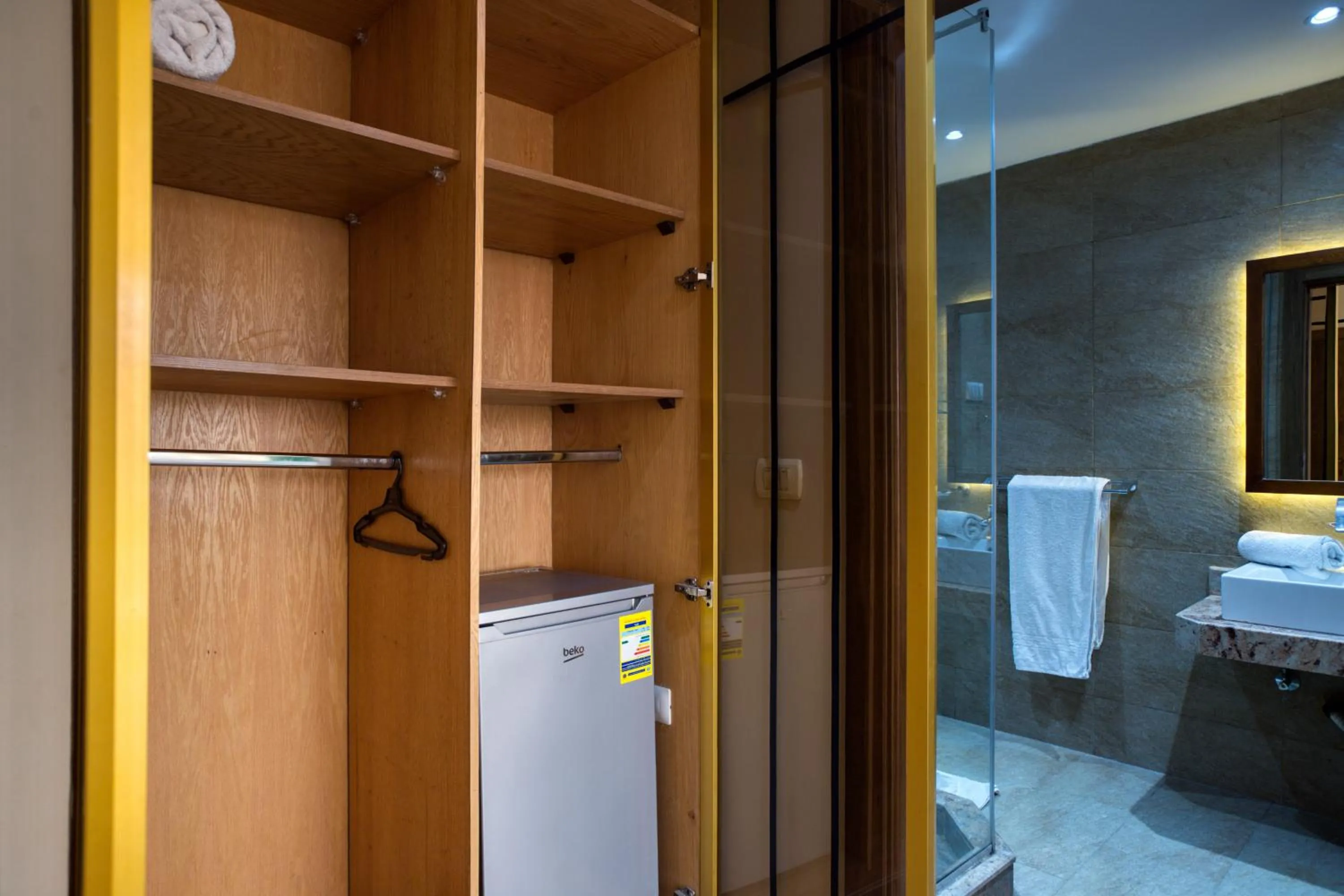 Shower in Pyramids Yard Hotel