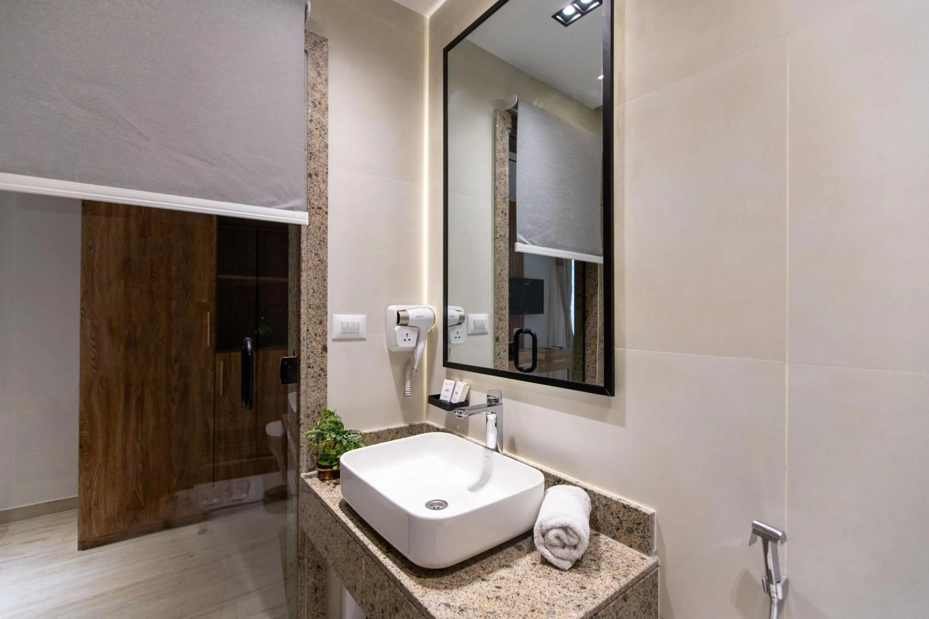 Shower in Pyramids Yard Hotel