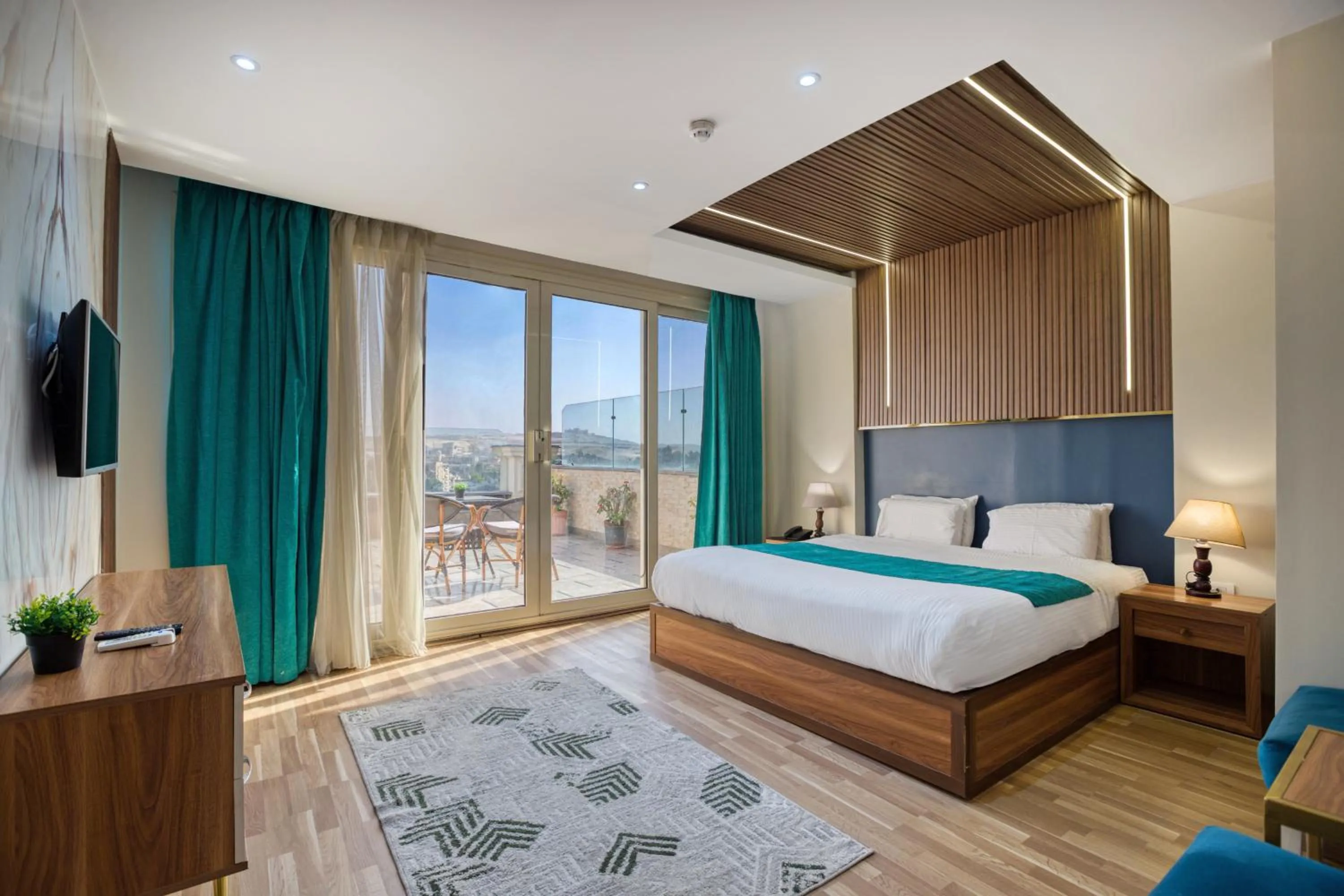 TV and multimedia, Bed in Pyramids Yard Hotel