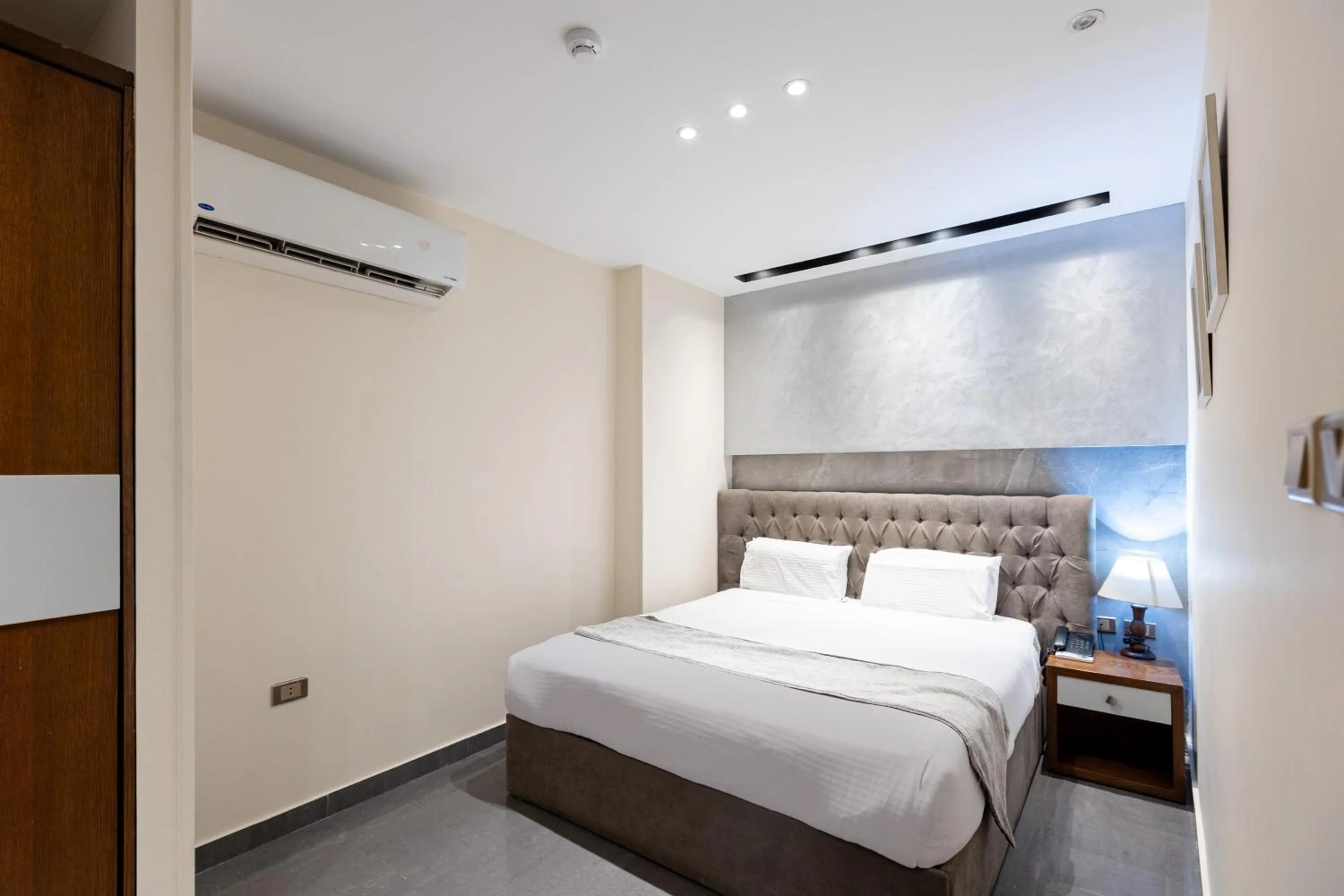 Bed in Pyramids Yard Hotel