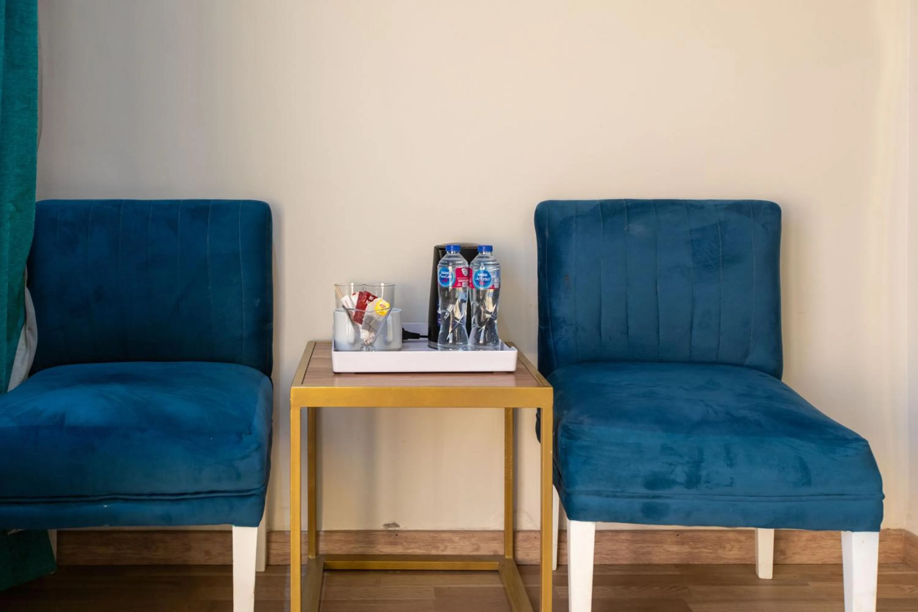 Seating area in Pyramids Yard Hotel