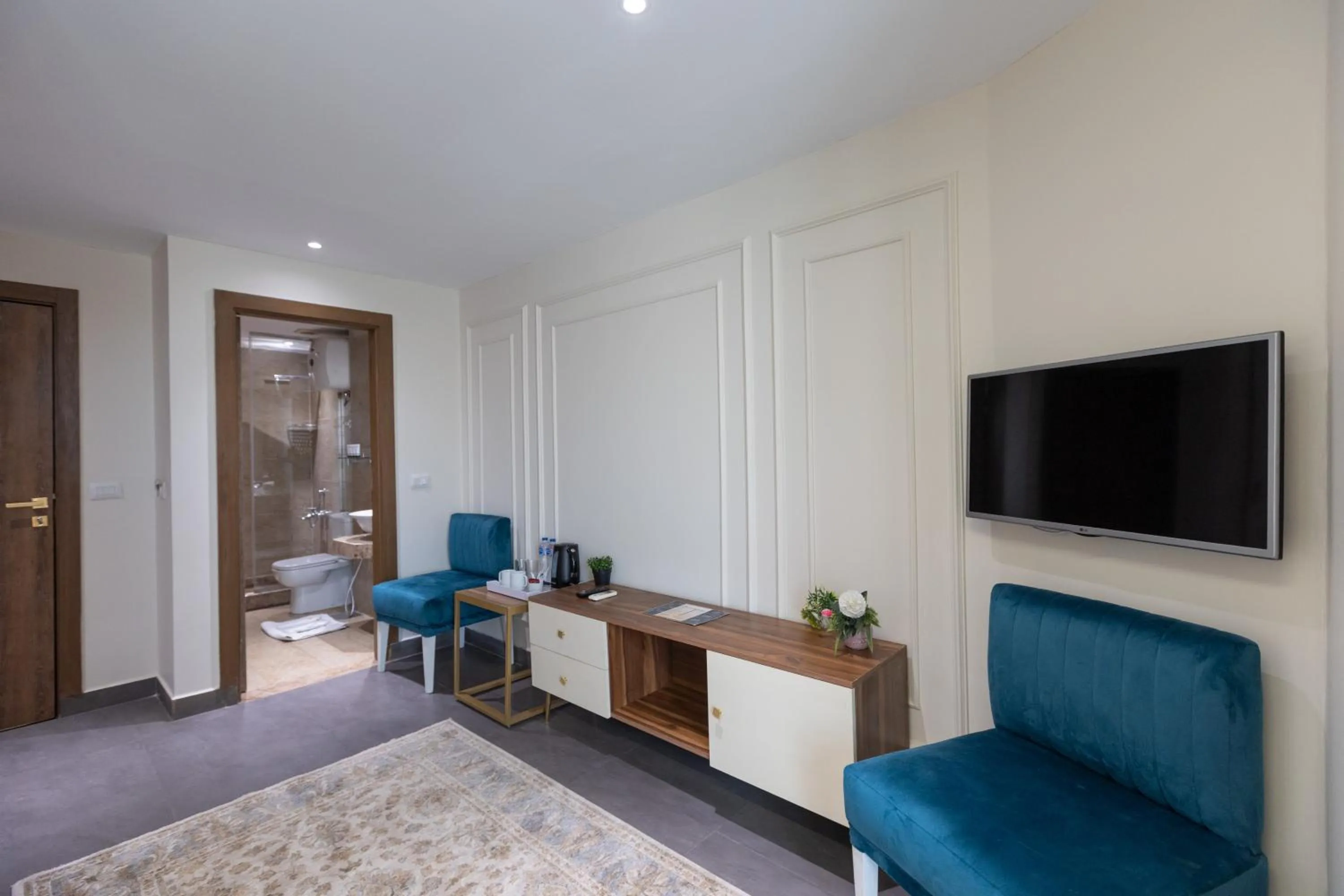 Seating area in Pyramids Yard Hotel