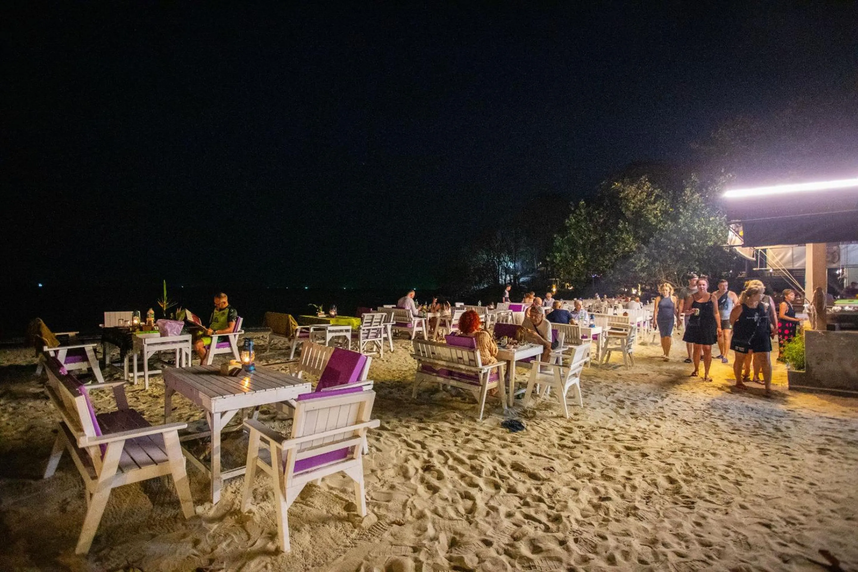 Restaurant/places to eat in Tubtim Resort