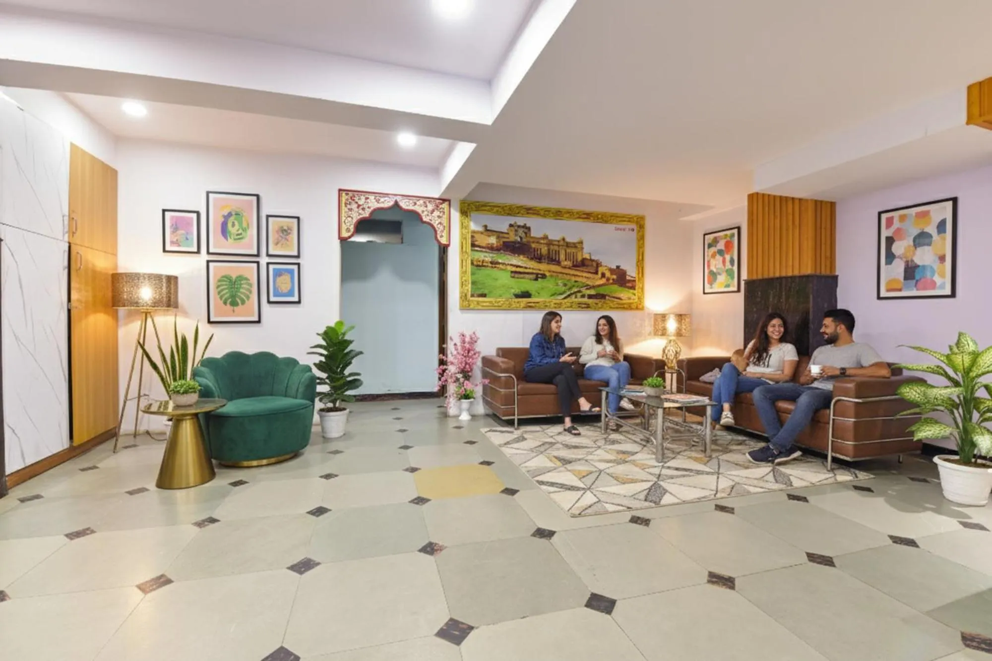 Seating area in FabHotel Pink Palace Raja Park