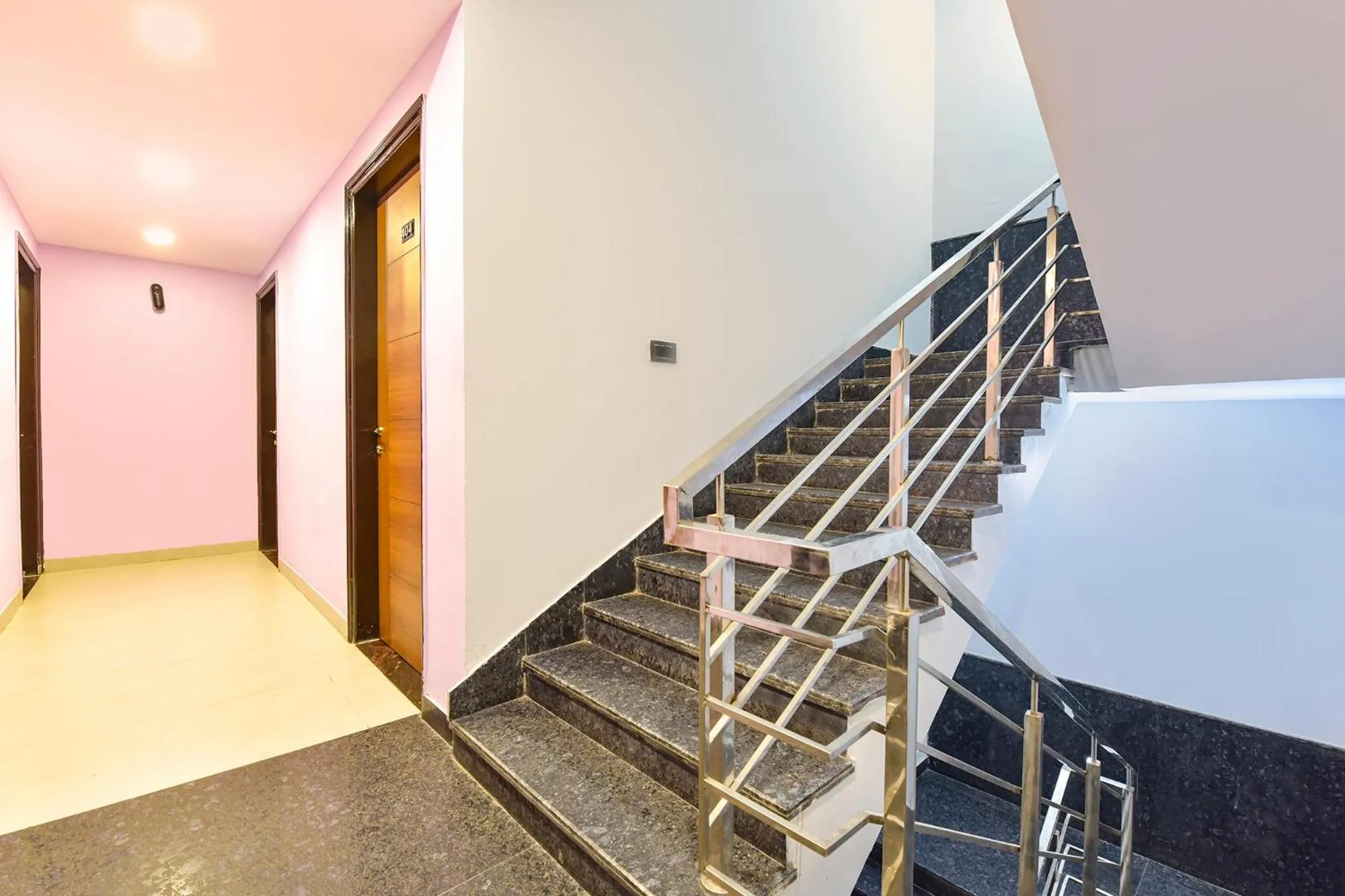 Lobby or reception in FabHotel Pink Palace Raja Park