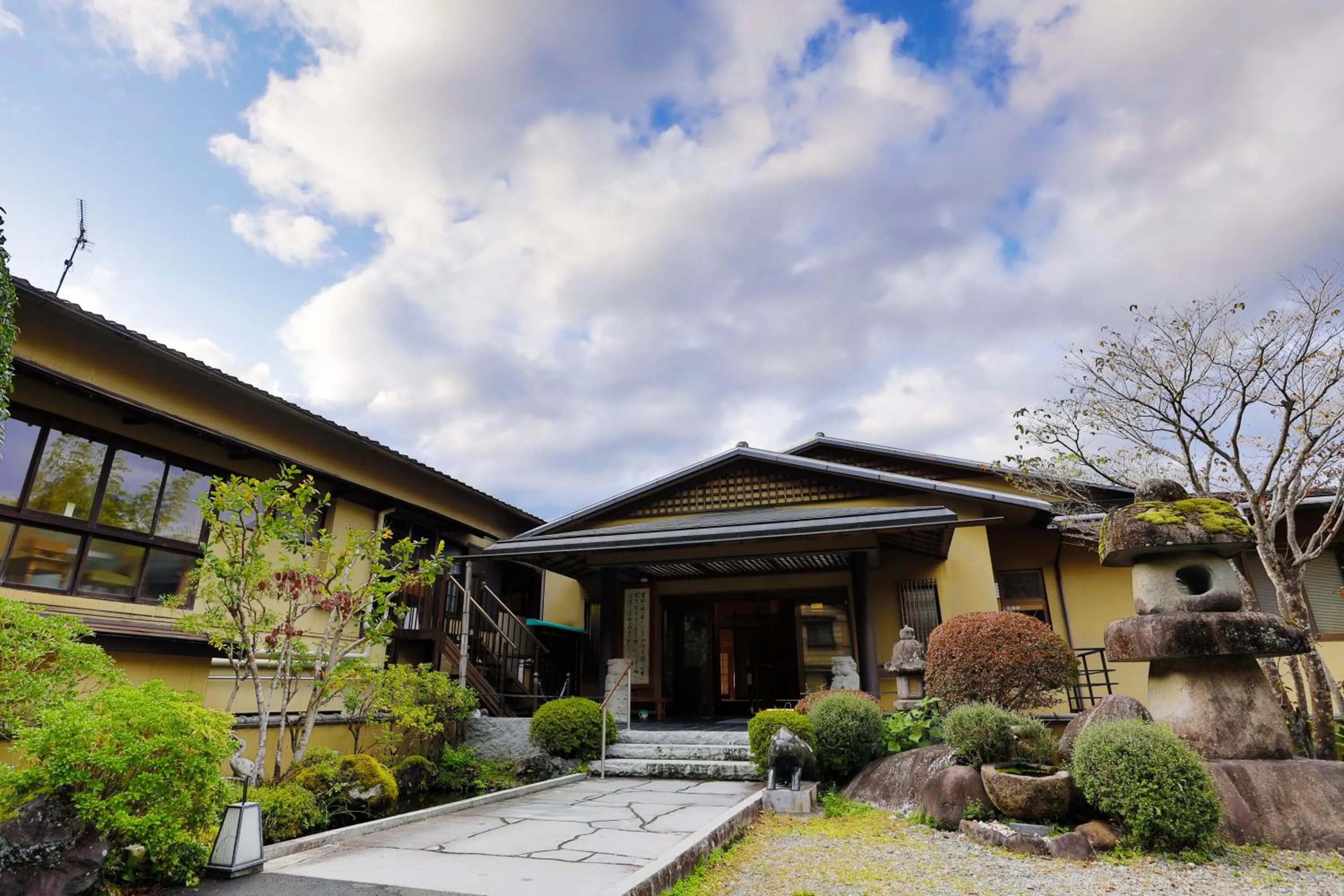 Facade/entrance in Tatsuta Ryokan