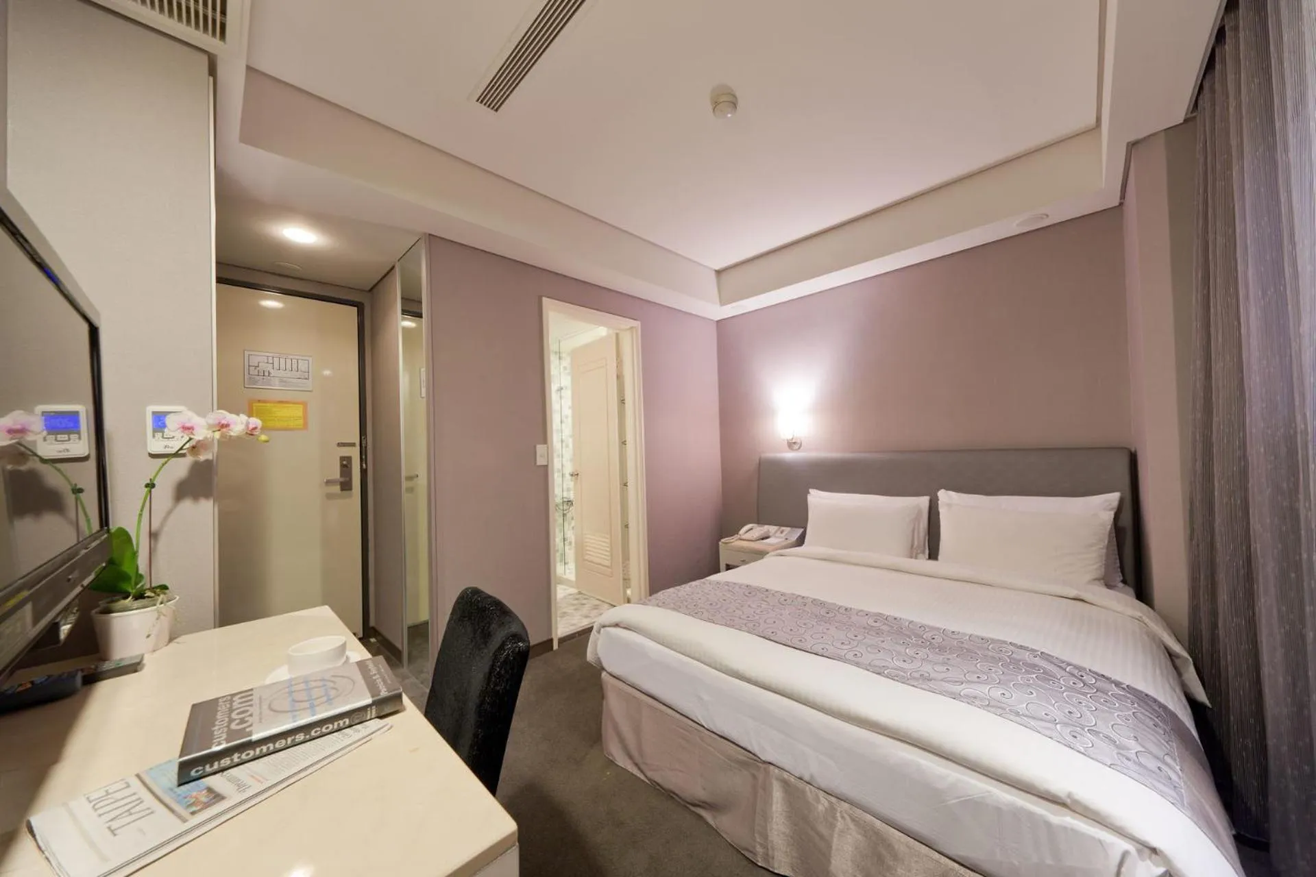 Bedroom, Bed in Harbor View Hotel