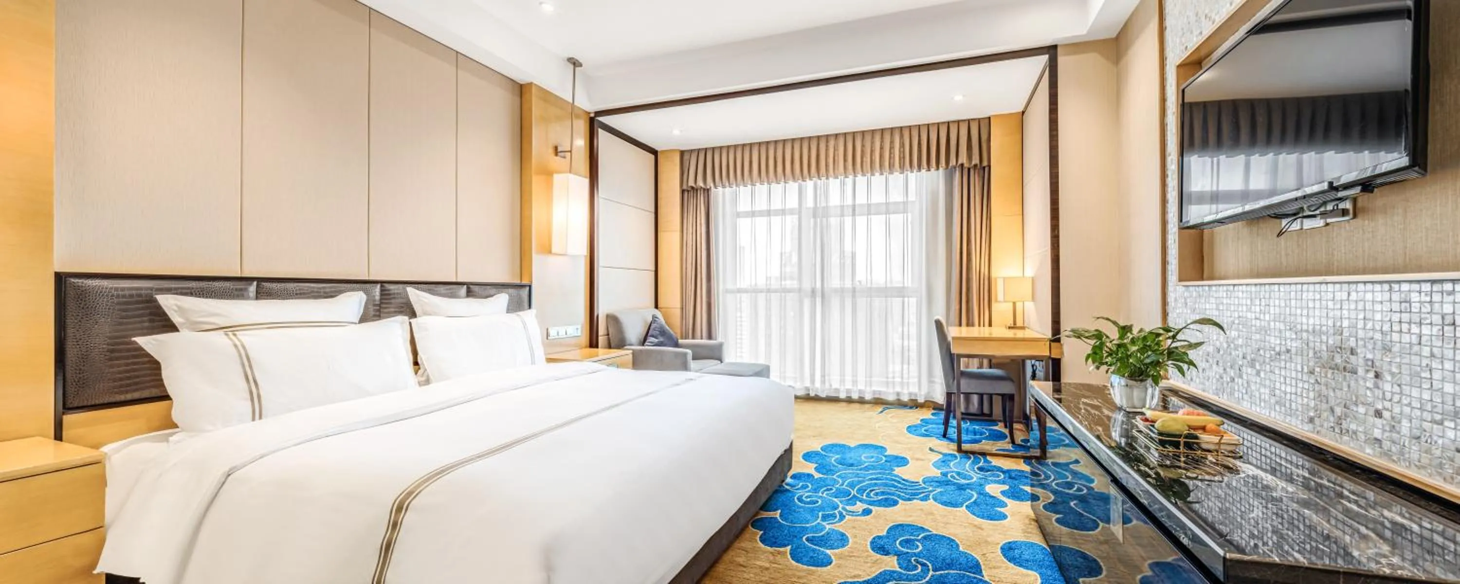 Deluxe Double Room with Bath in Lyhn International Hotel Chengdu Taikoo Li