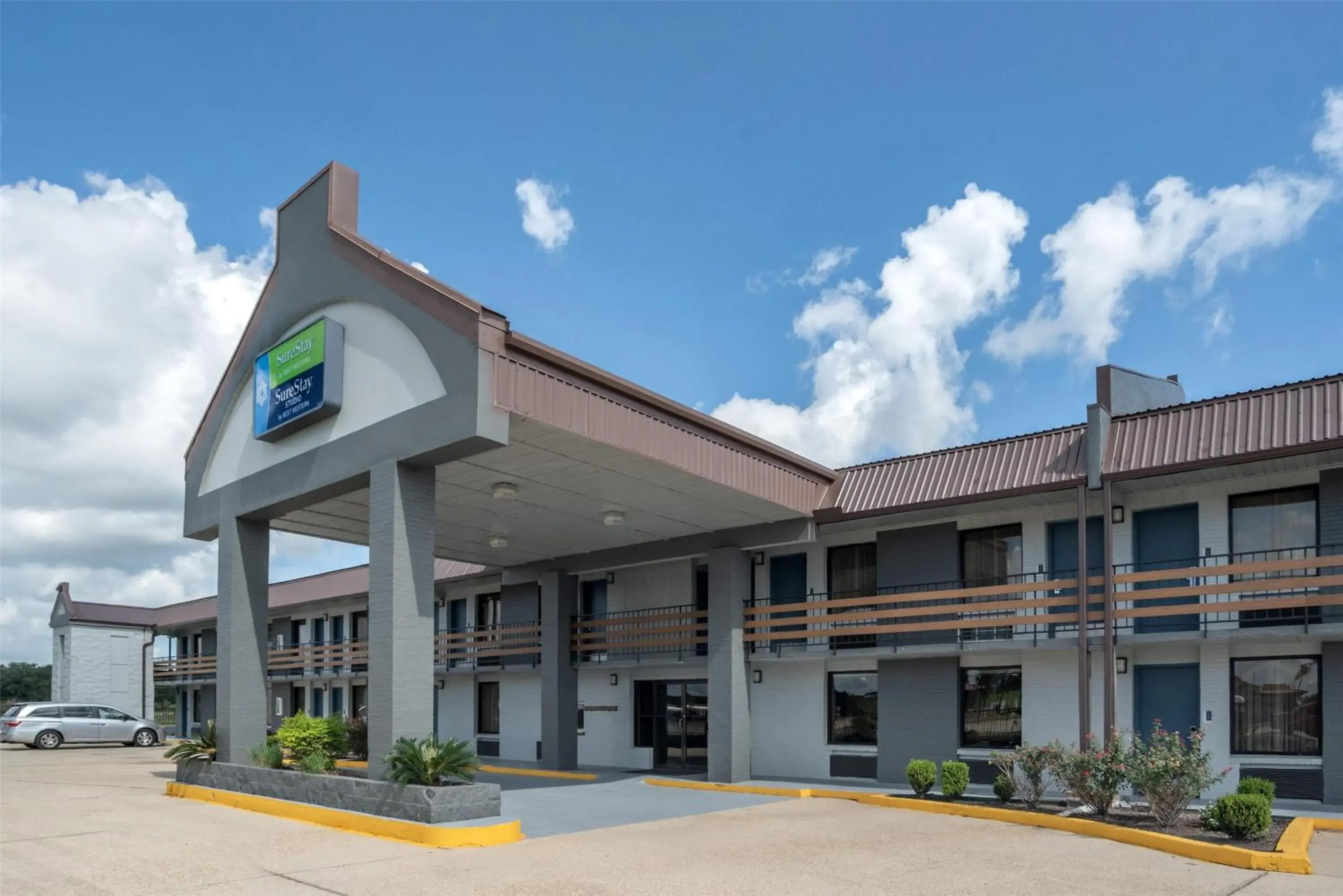 Property building in SureStay by Best Western Gonzales Property building in SureStay by Best Western Gonzales
