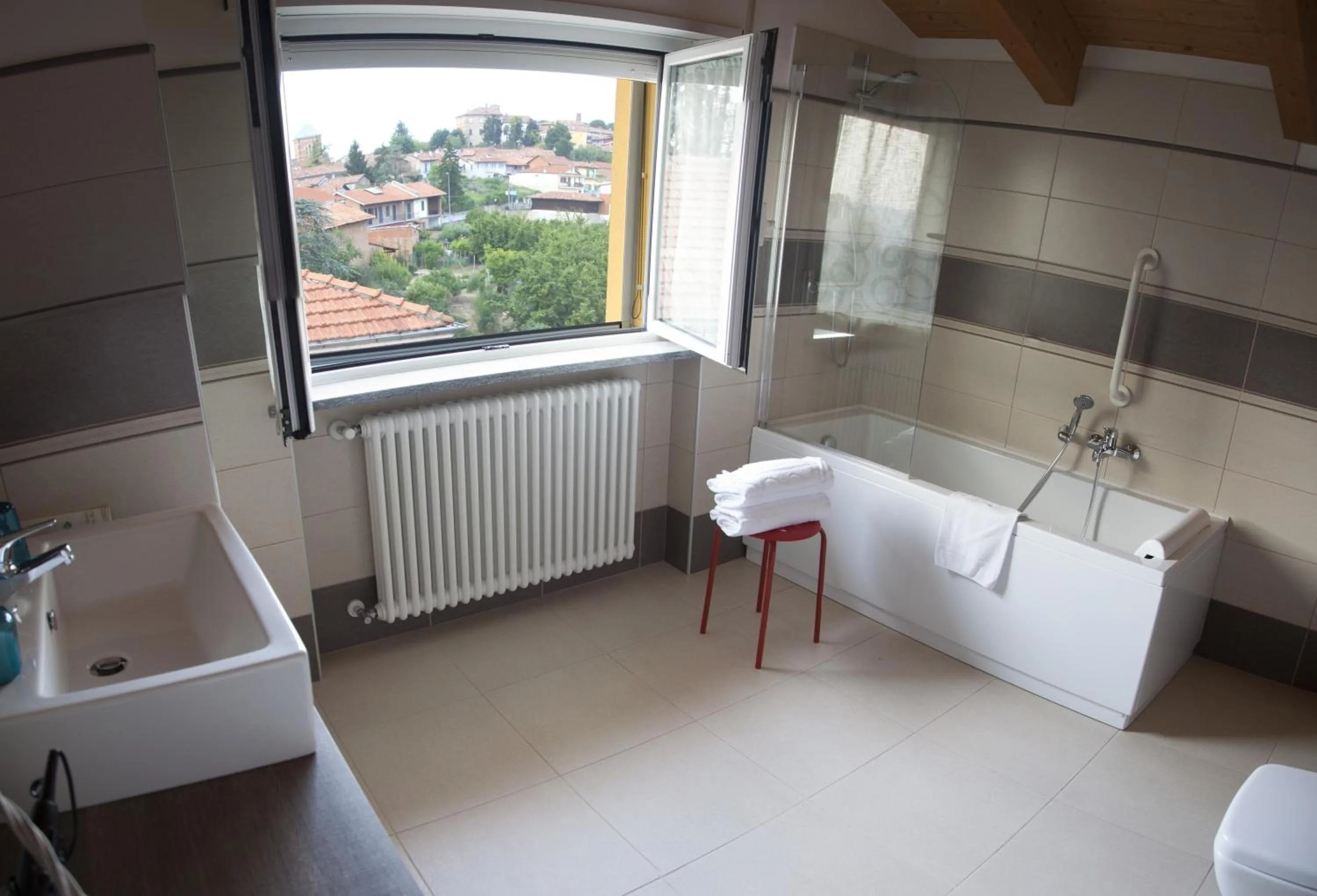 Bathroom in B&B Alba in Langhe