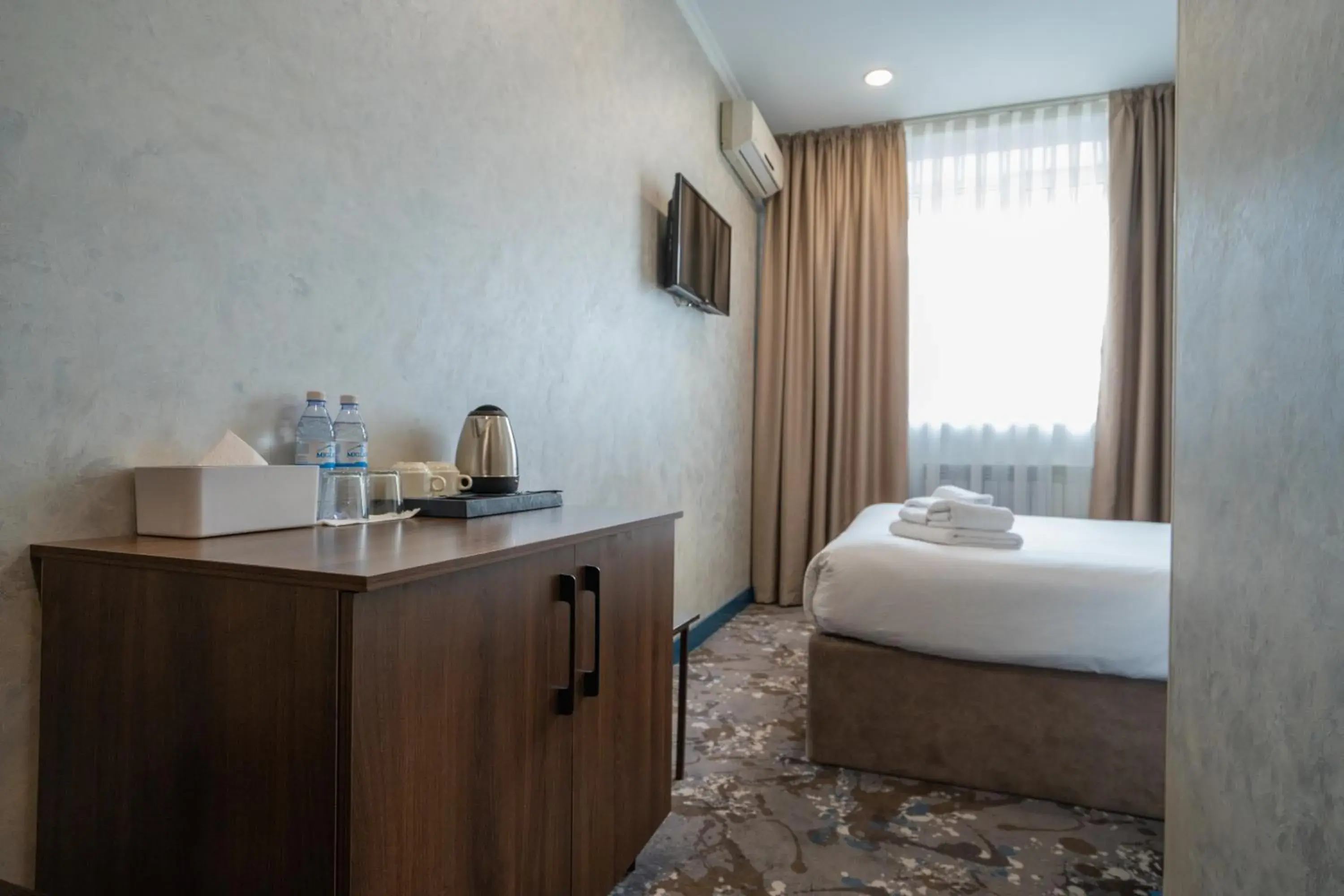 Bed in MILDOM Express Bed in MILDOM Express