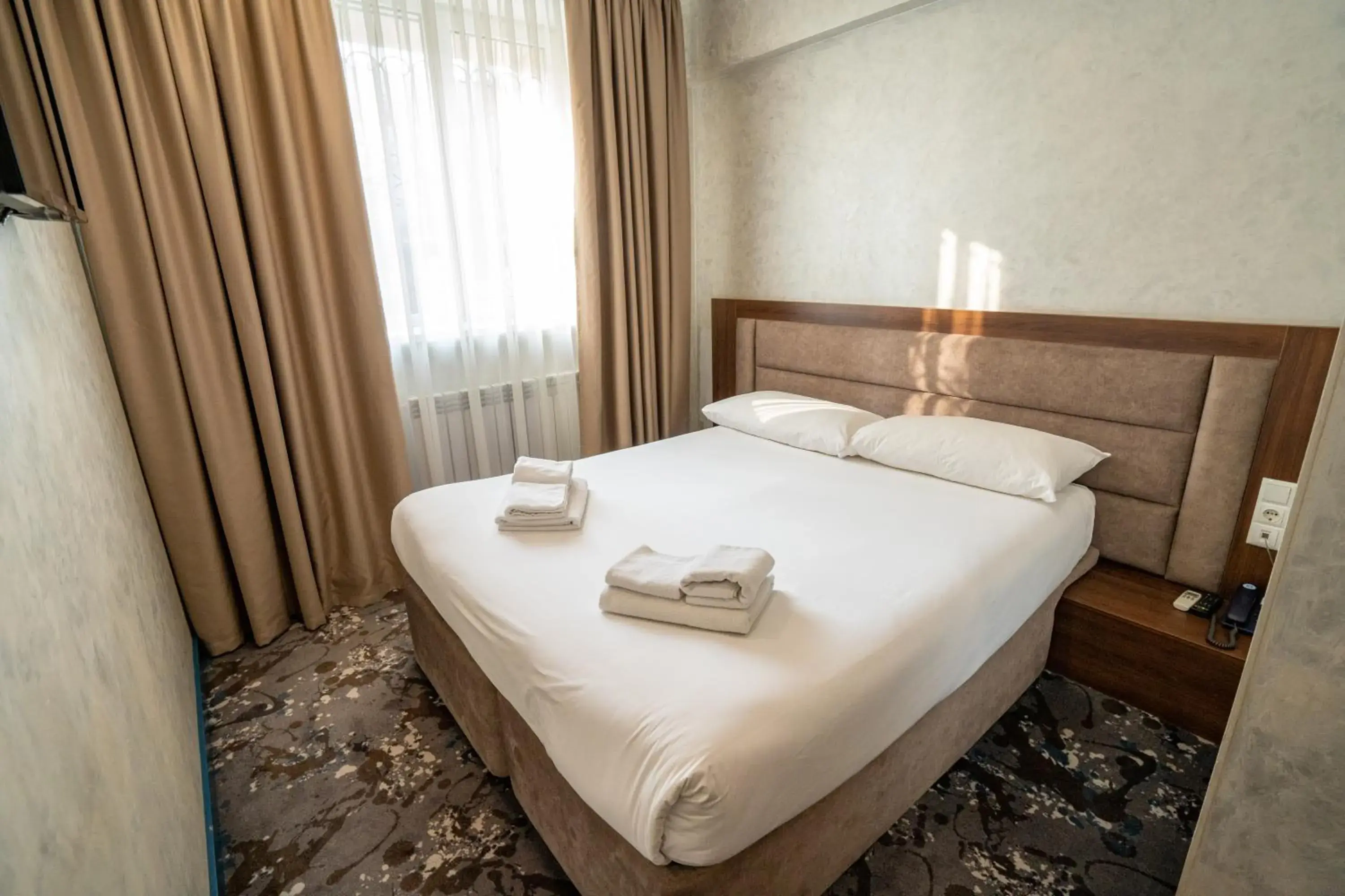 Bed in MILDOM Express Bed in MILDOM Express