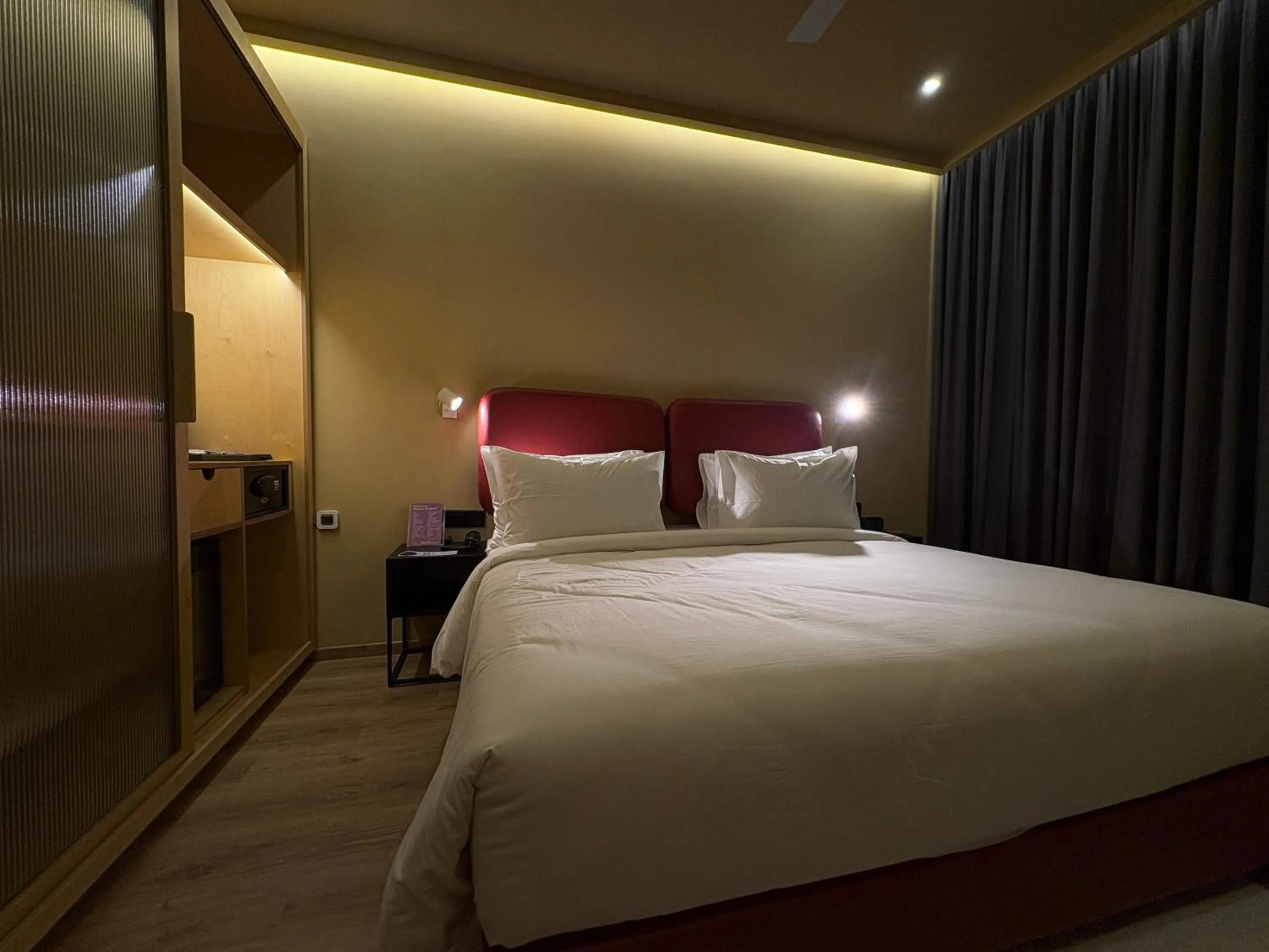 Photo of the whole room in Sleepover