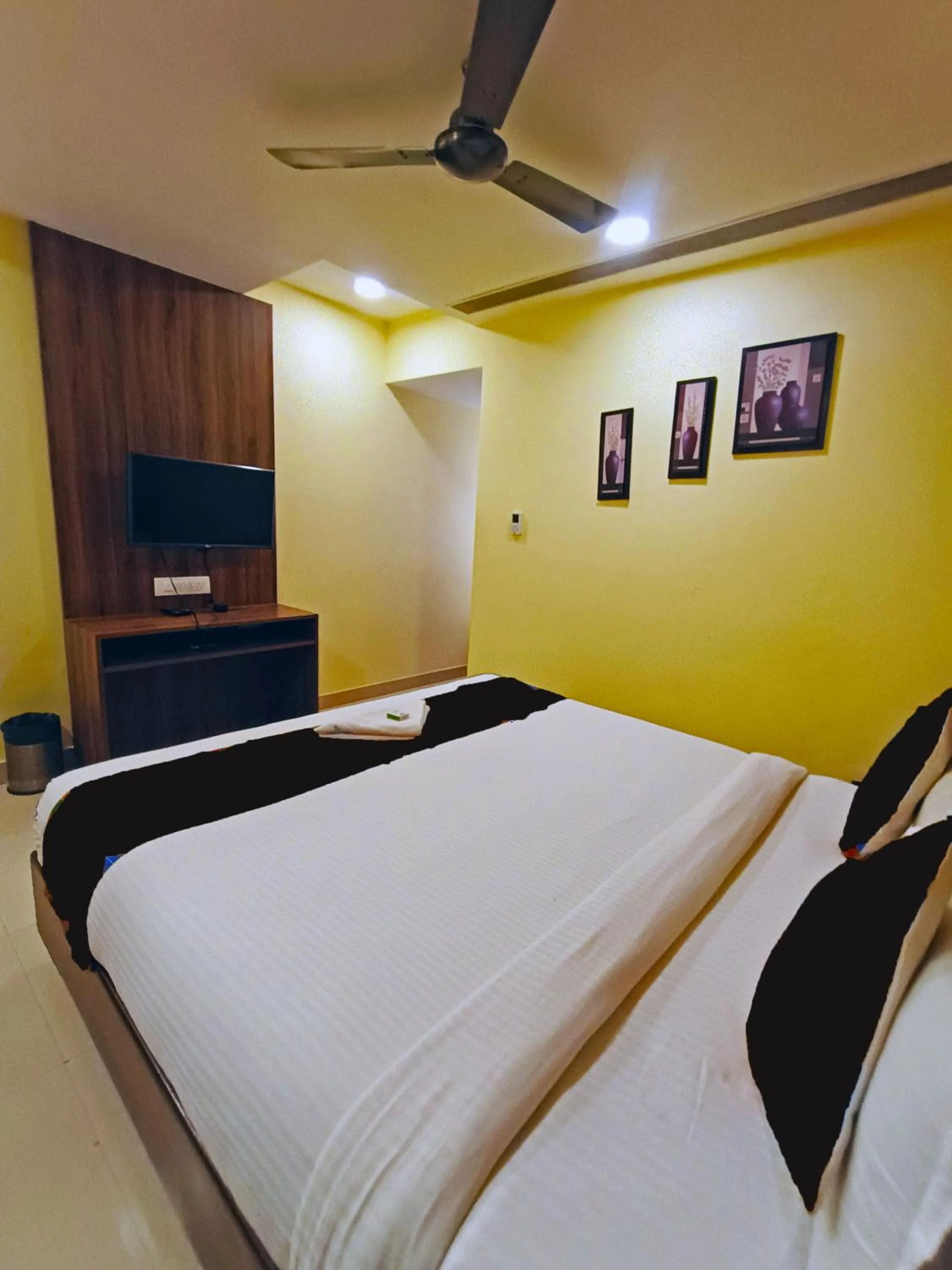 Bedroom in G Comforts Electronics City