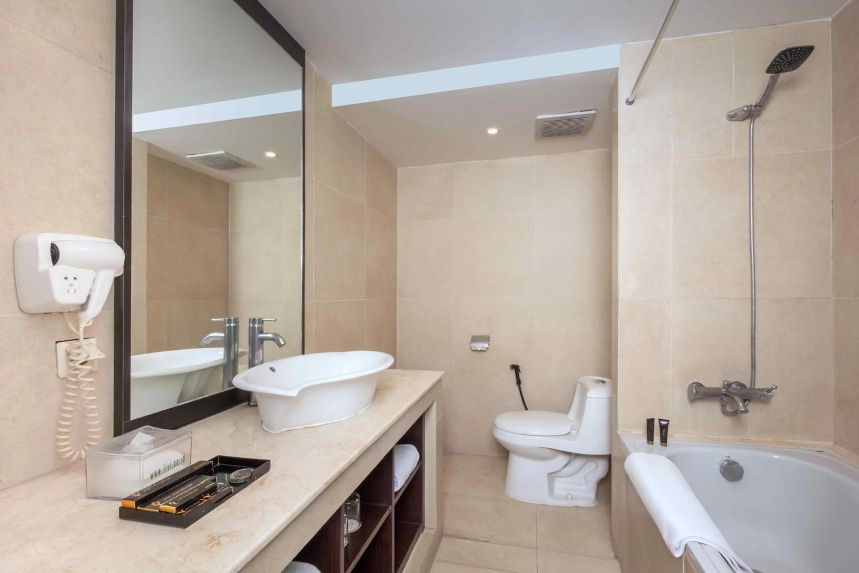 Bathroom in Grand Edge Hotel Semarang