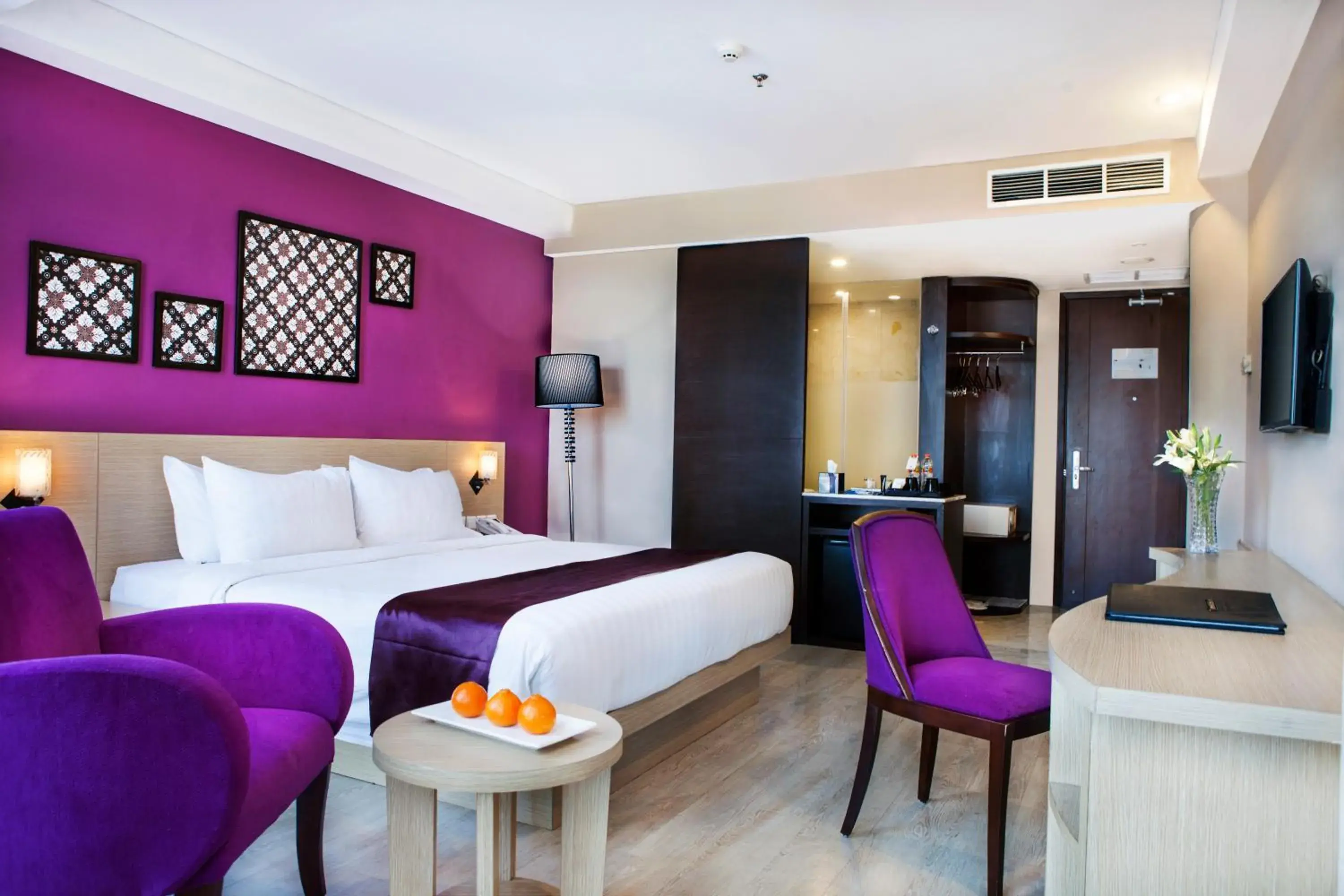 Photo of the whole room, Bed in Grand Edge Hotel Semarang Photo of the whole room, Bed in Grand Edge Hotel Semarang