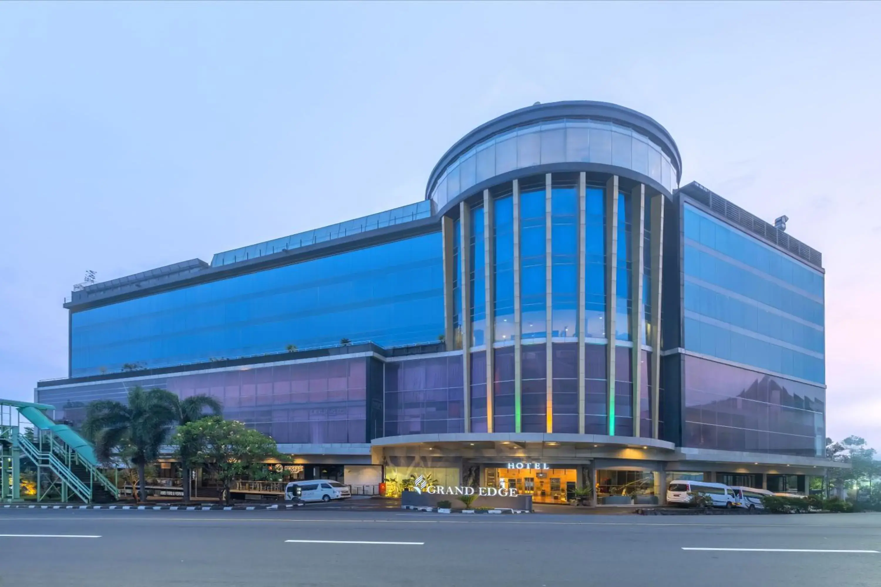 Property building in Grand Edge Hotel Semarang Property building in Grand Edge Hotel Semarang