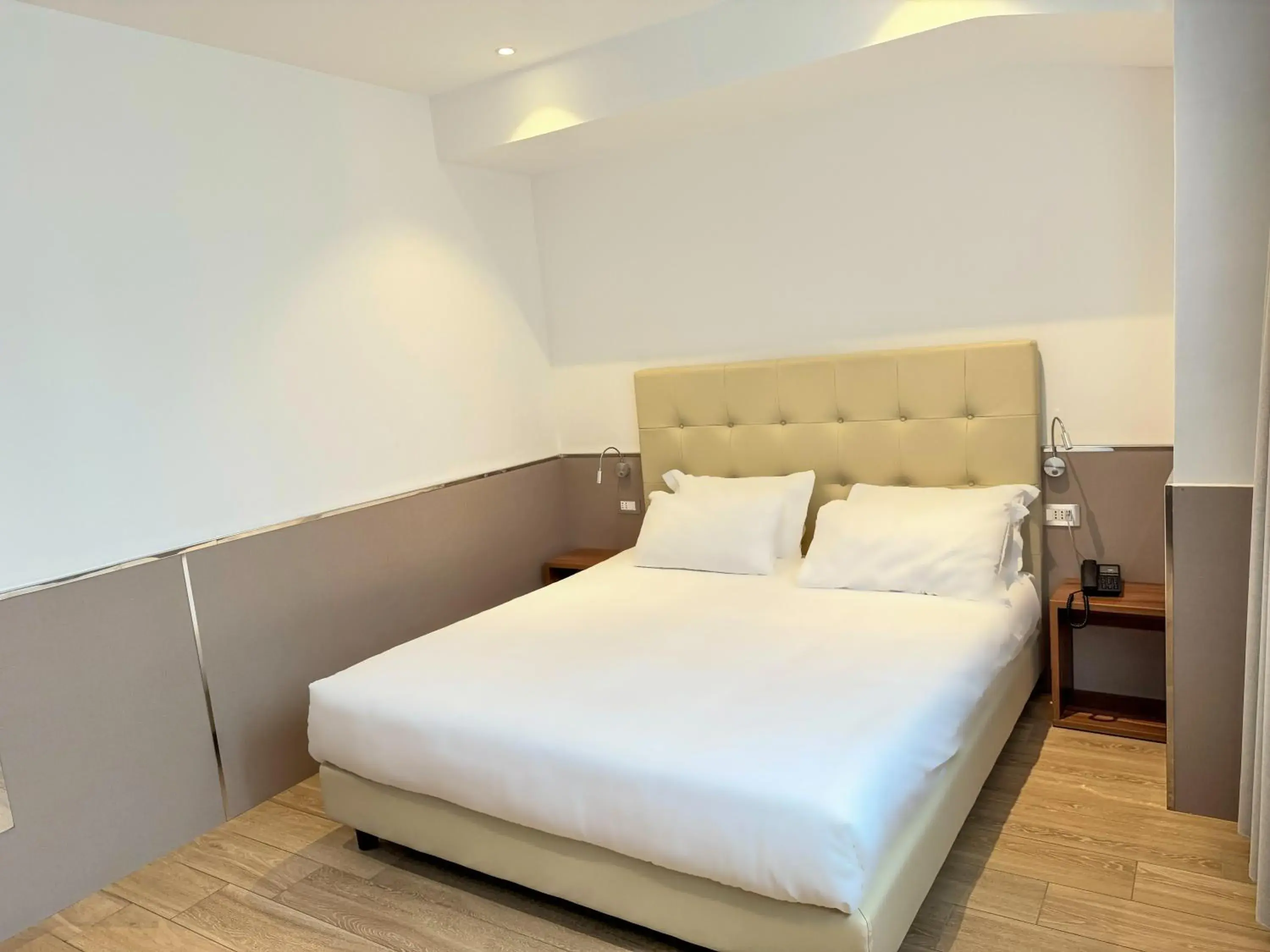 Double Room in Lh HOTELS Double Room in Lh HOTELS