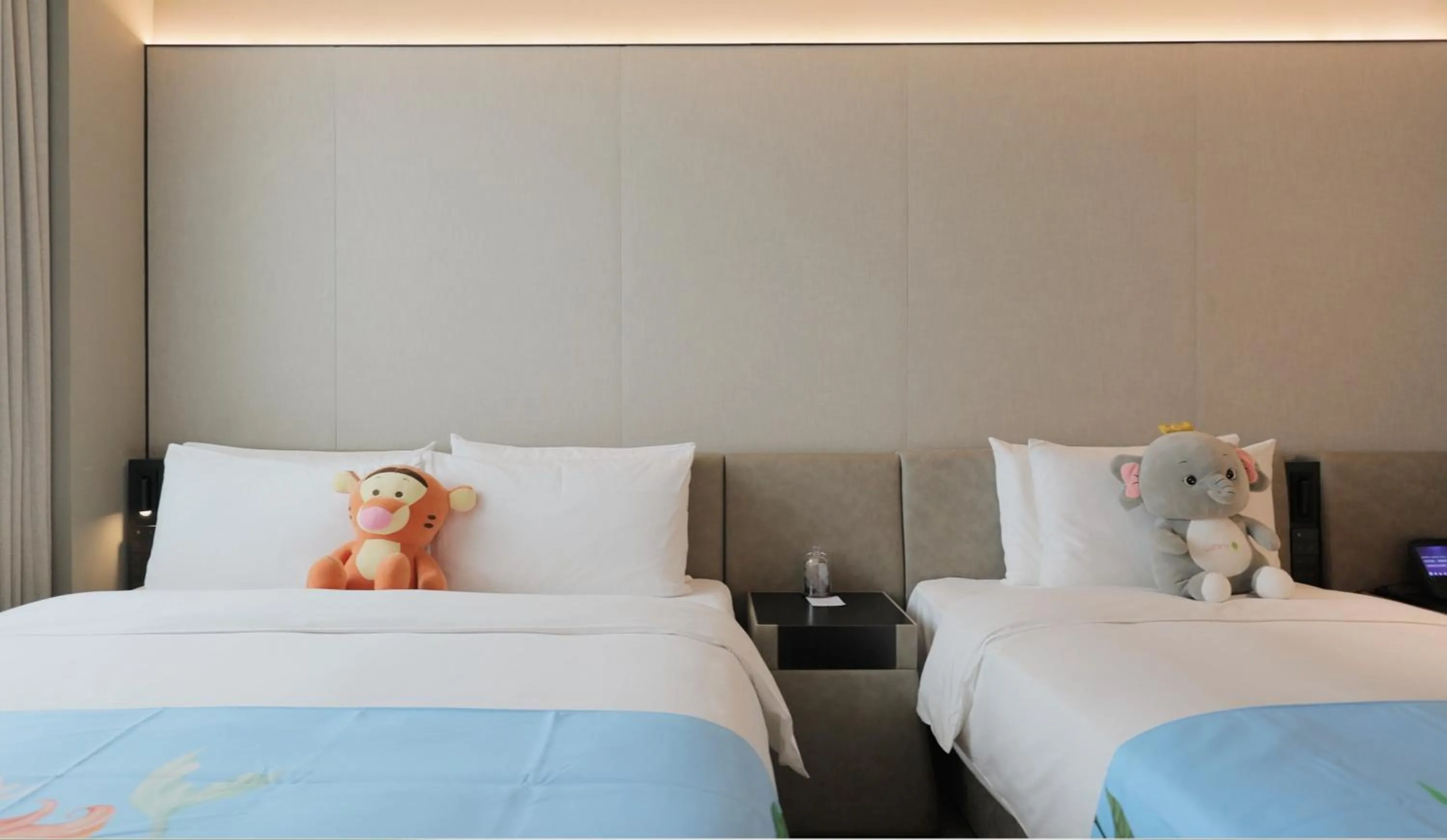 Bed in Xi'an Bell Tower Yongning Gate Orange Crystal Hotel
