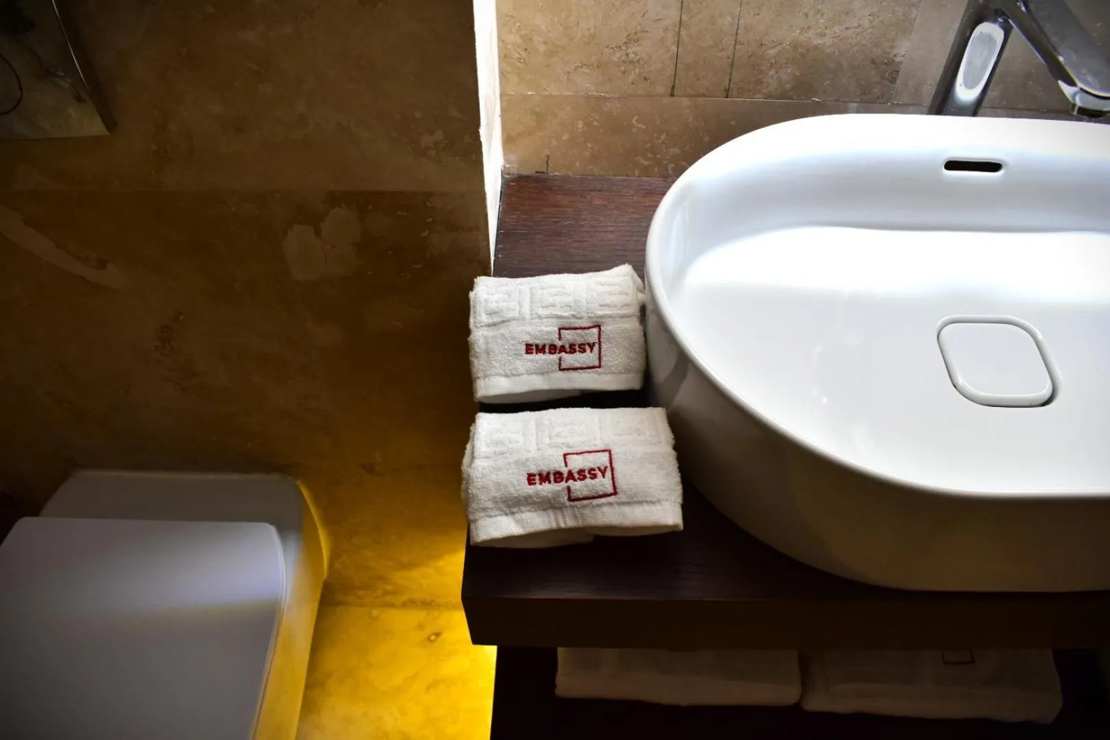 Toilet in Embassy Romana