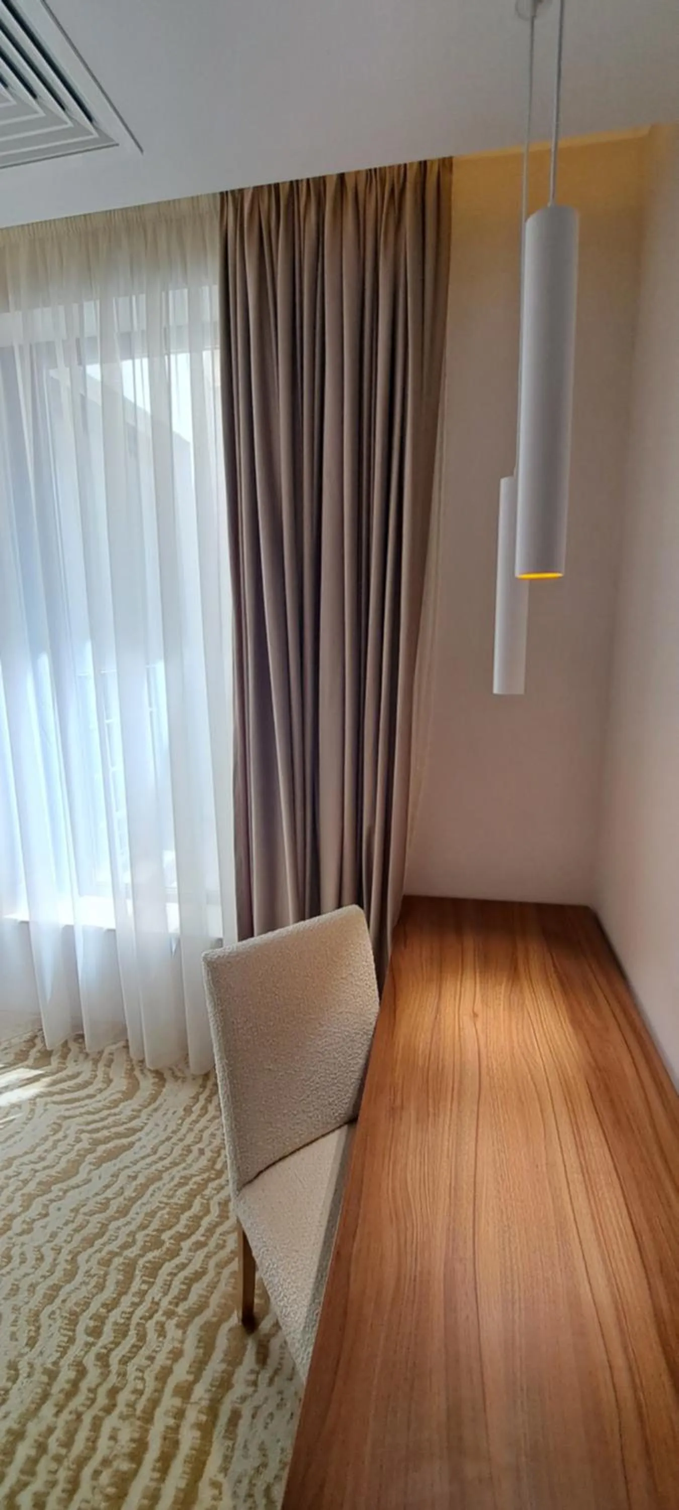 Photo of the whole room in Embassy Romana