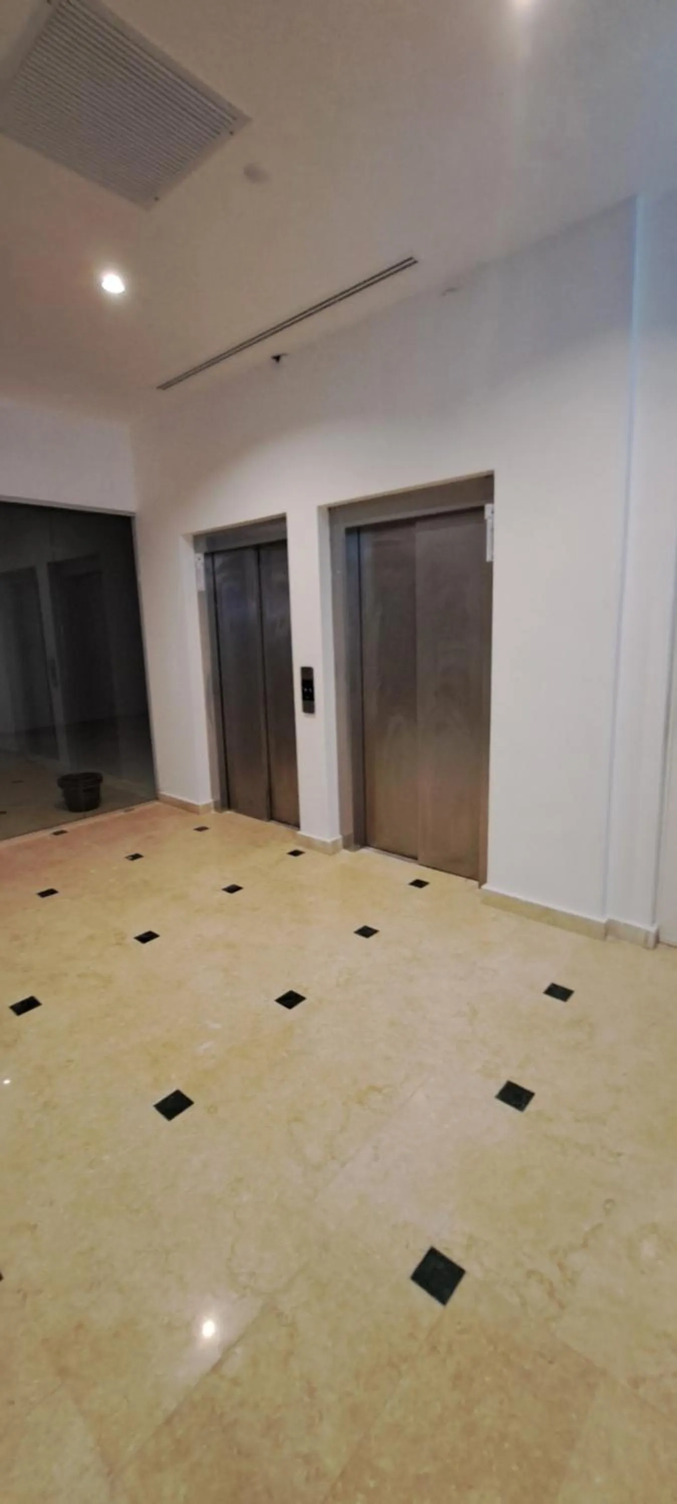 elevator in Embassy Romana