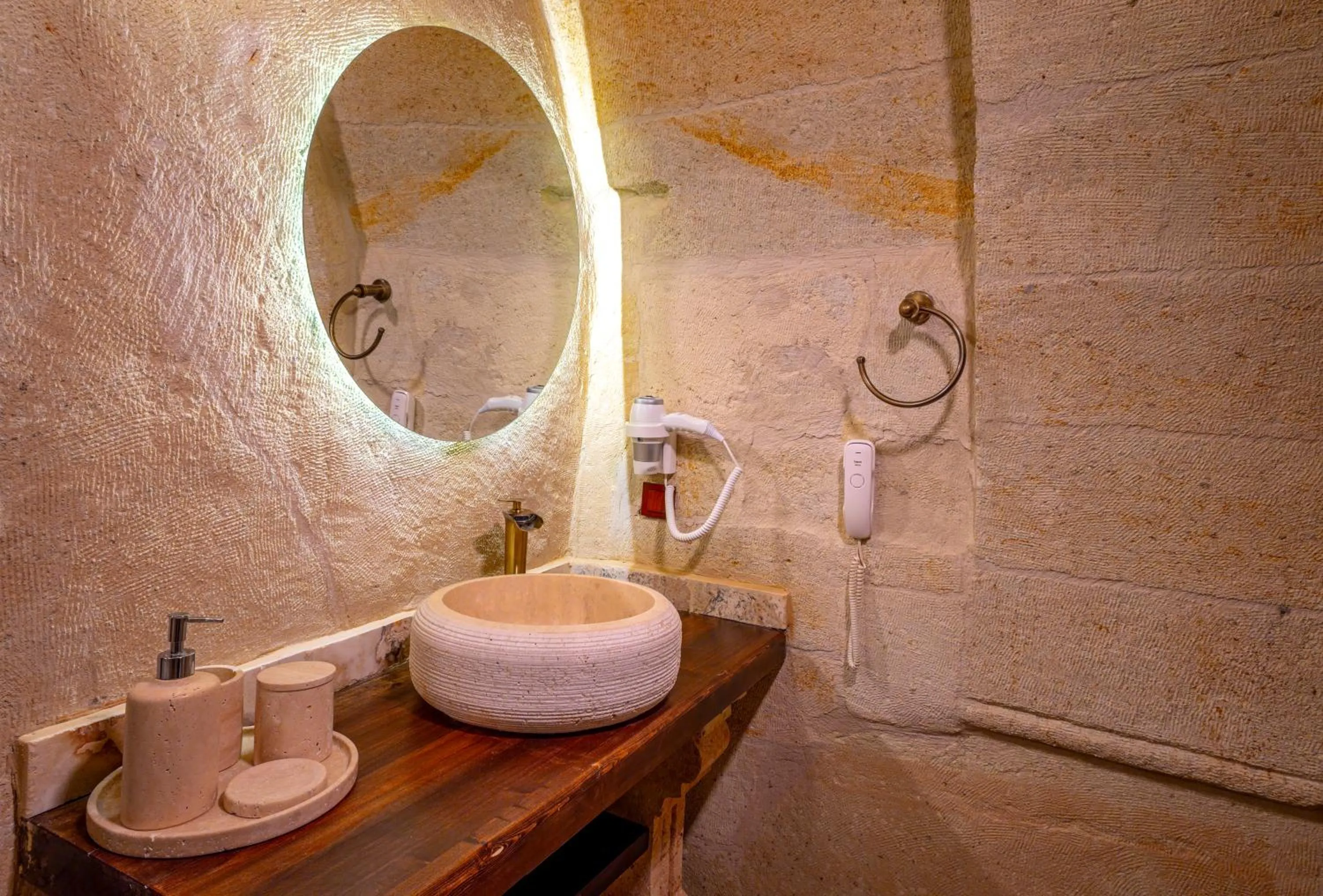 Bathroom in Lagoon Cave Suites
