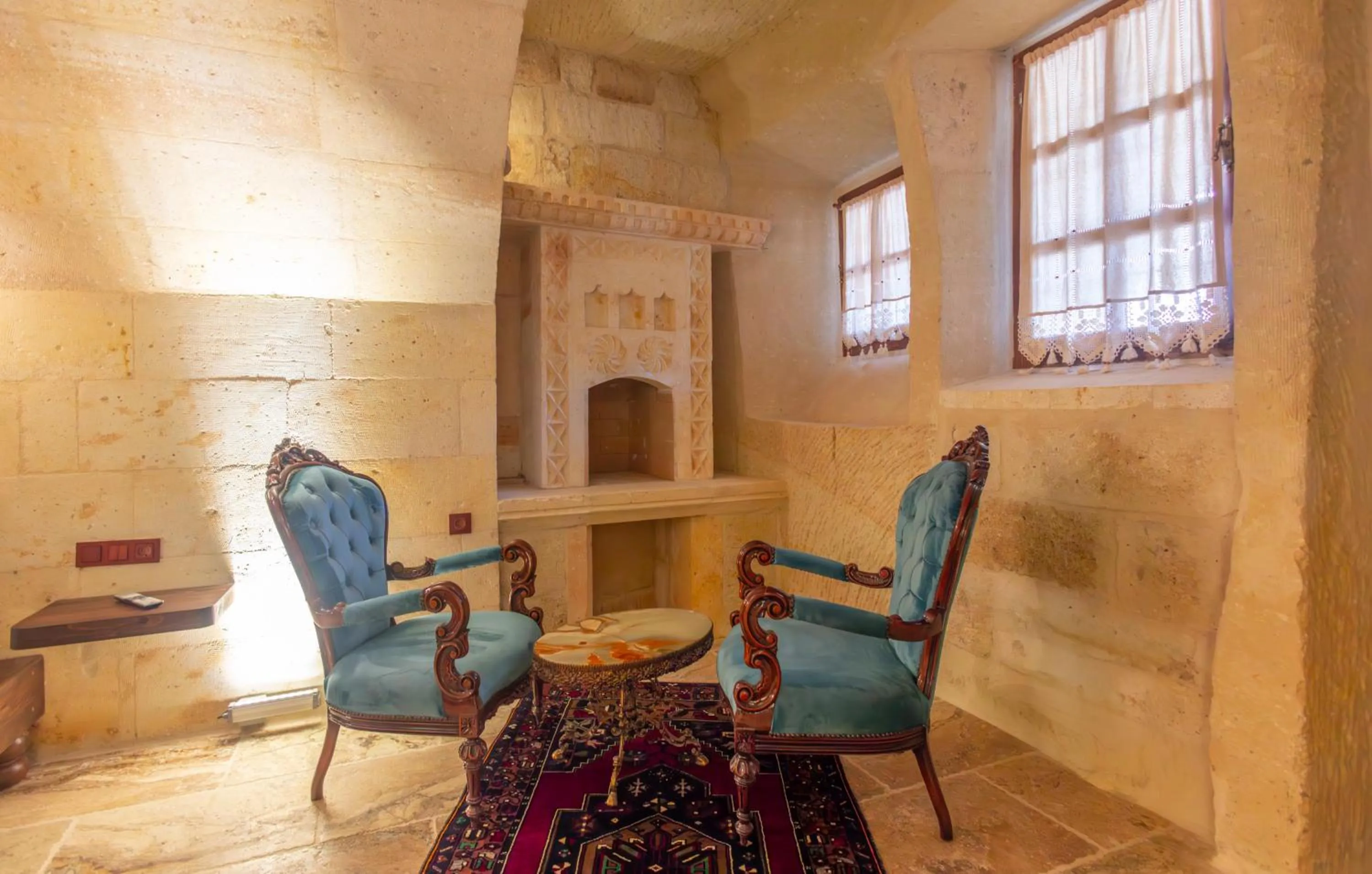 Seating area in Lagoon Cave Suites