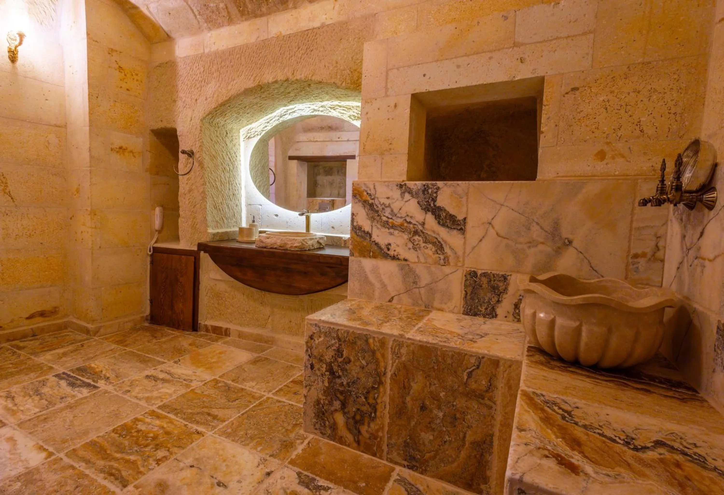 Bathroom in Lagoon Cave Suites
