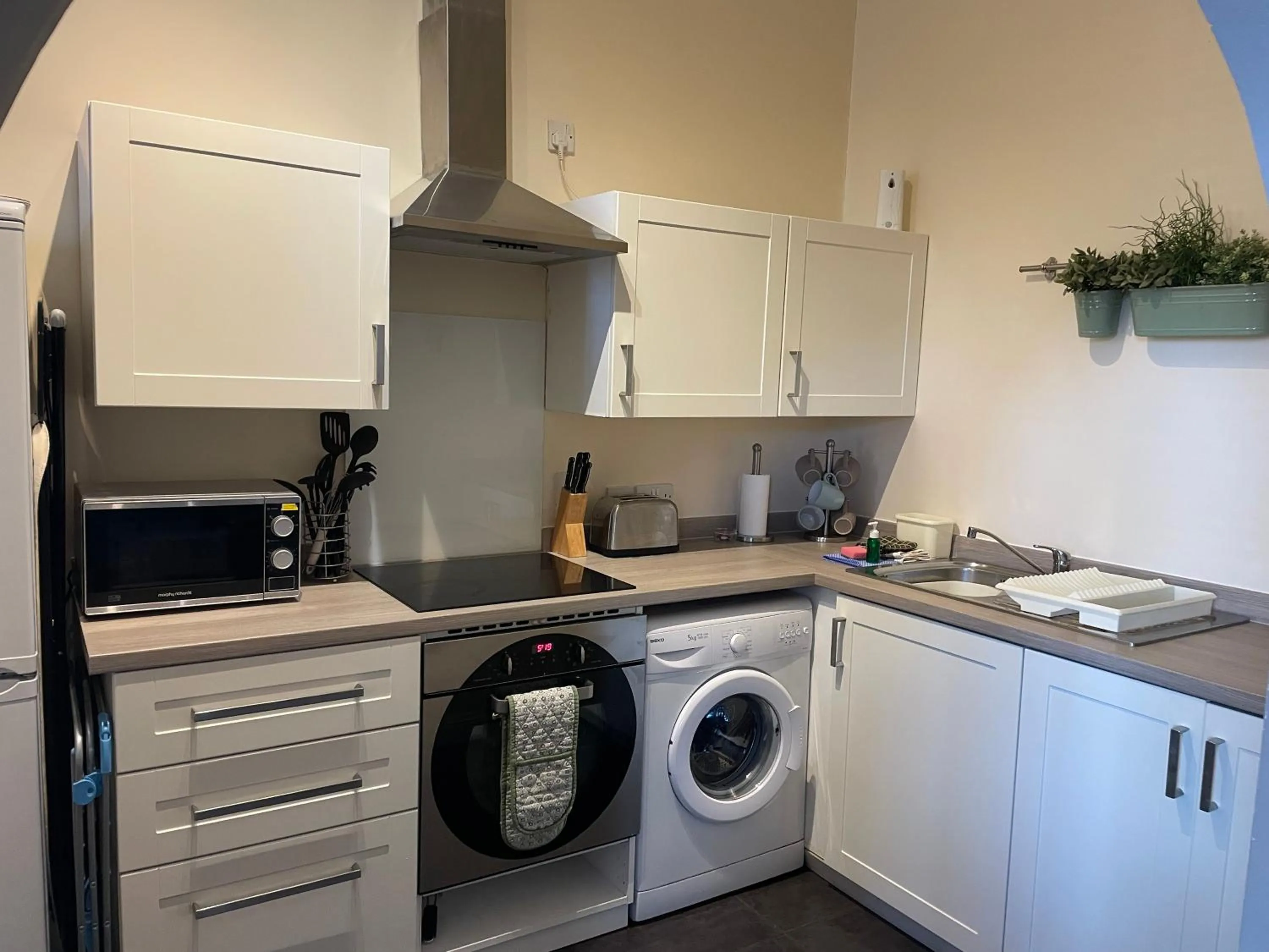 Kitchen or kitchenette in Number 10 service apartment - Danes