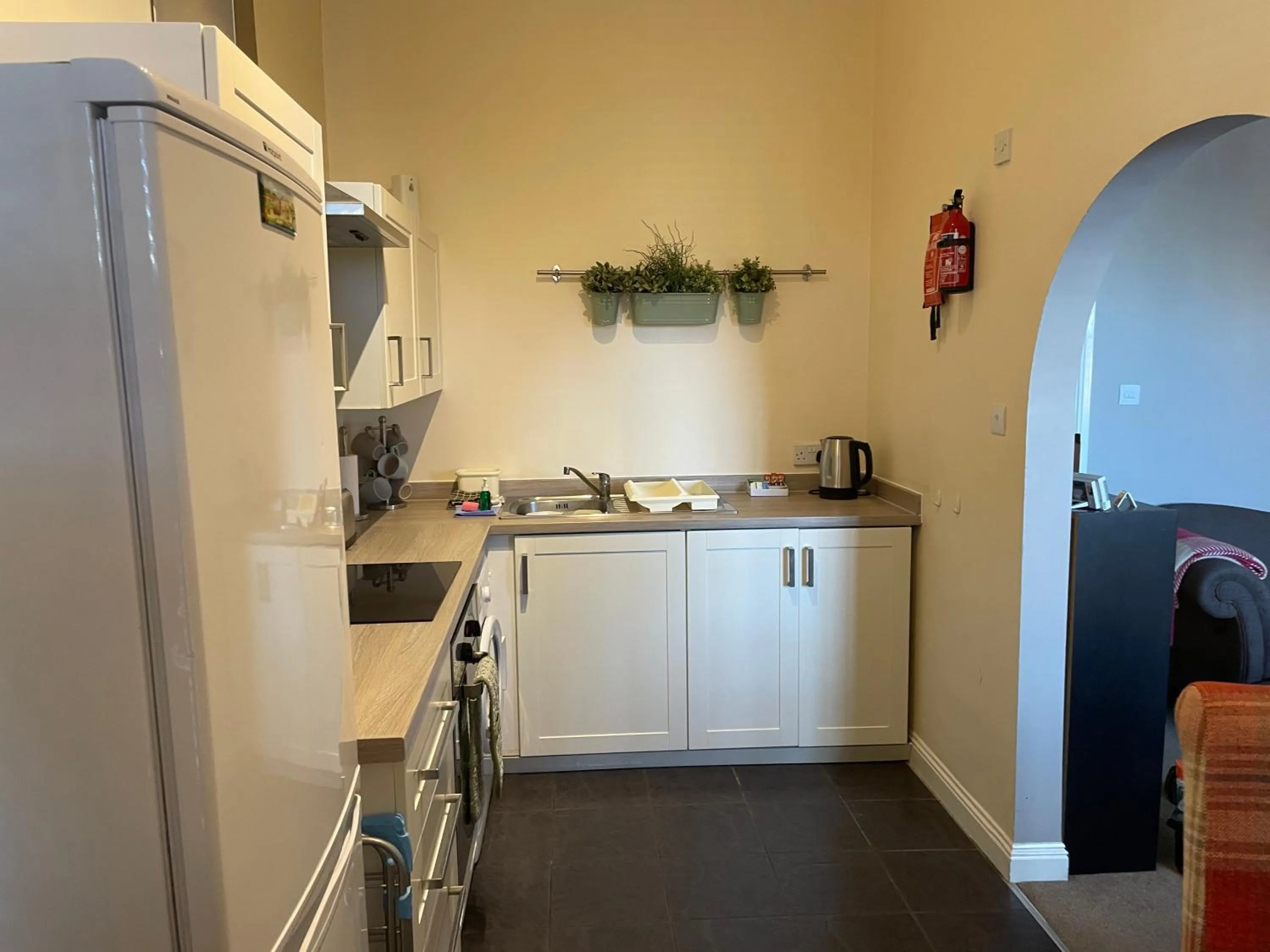 Coffee/tea facilities in Number 10 service apartment - Danes