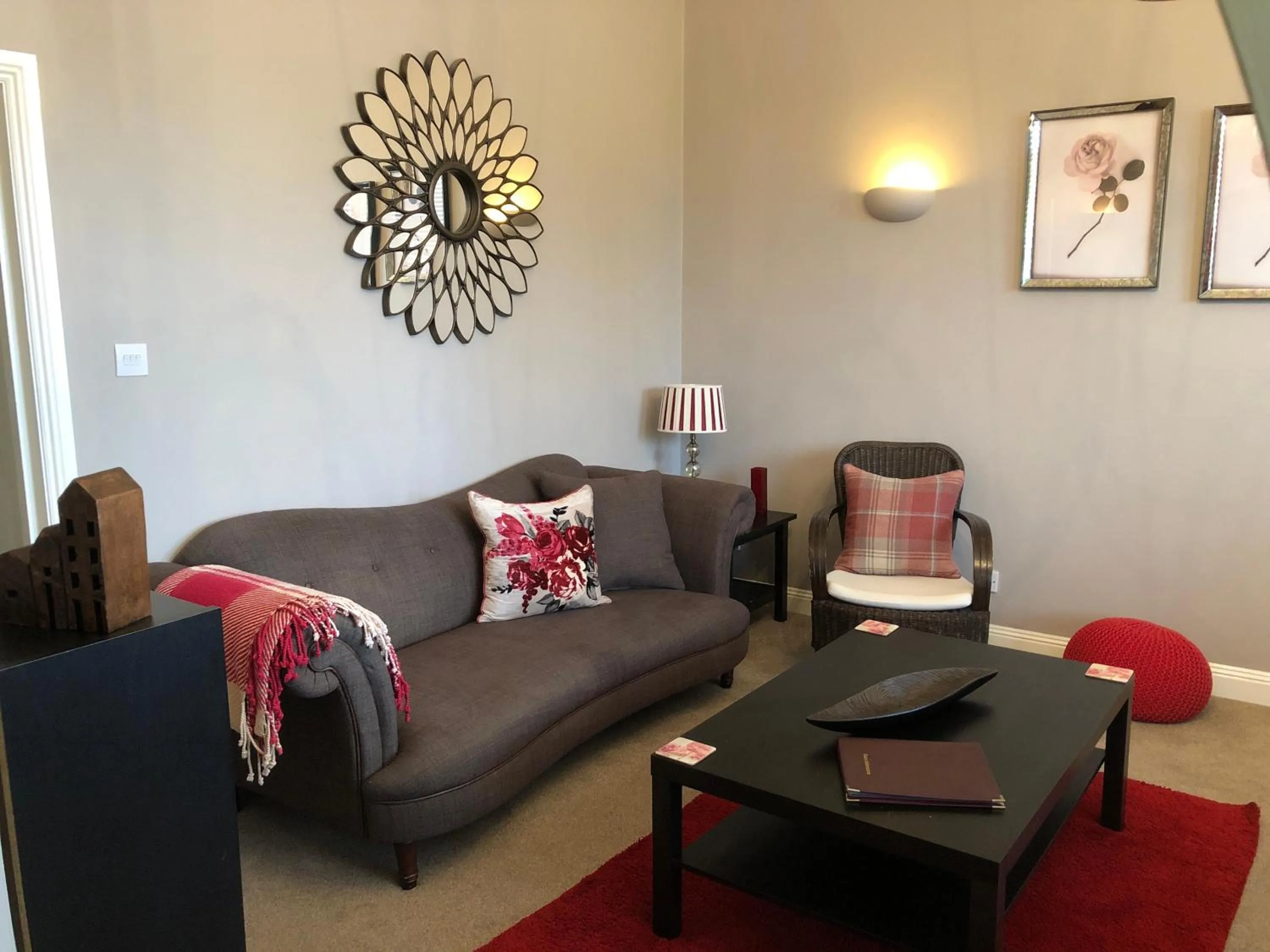 Living room in Number 10 service apartment - Danes