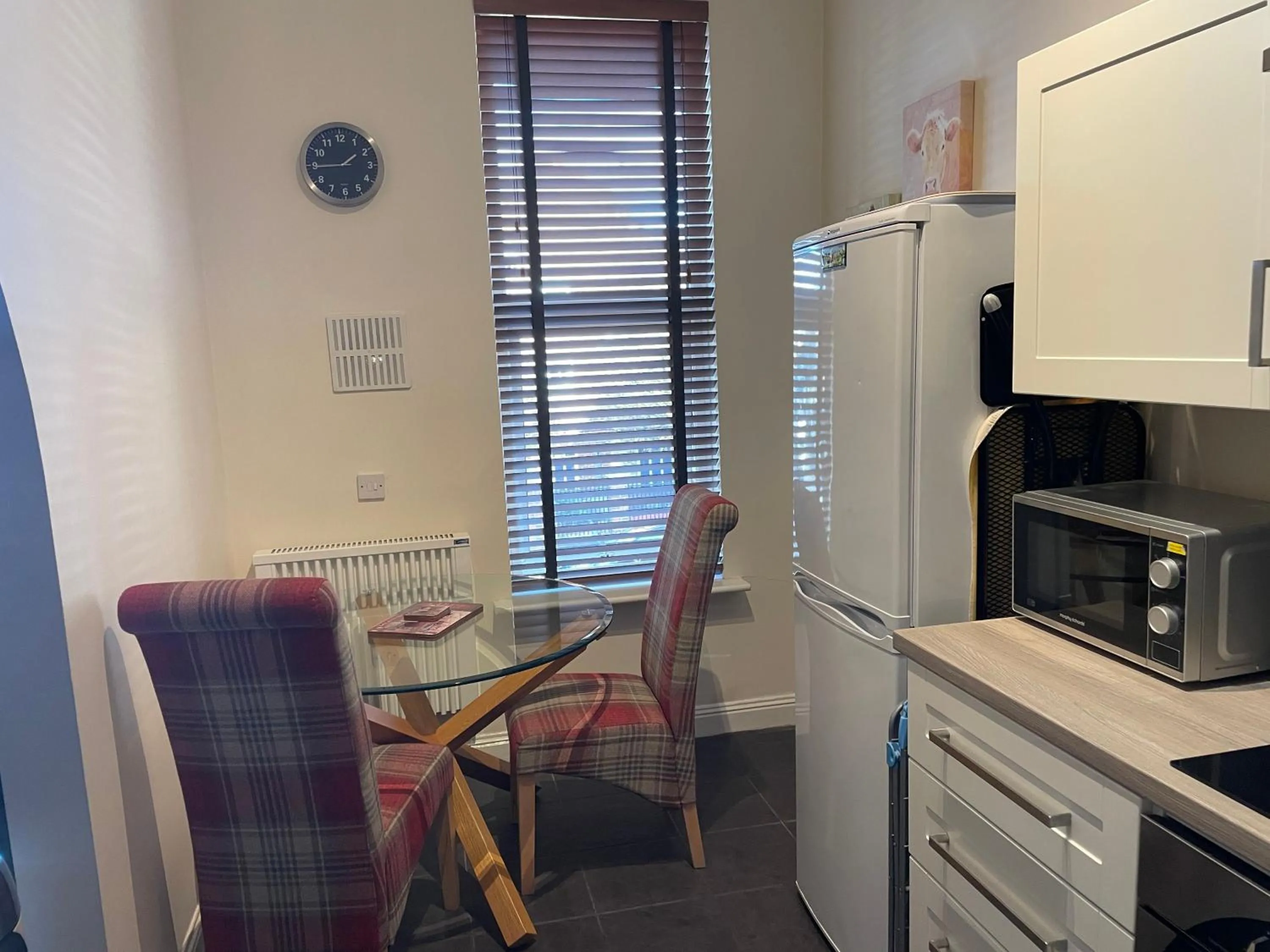 Dining area in Number 10 service apartment - Danes
