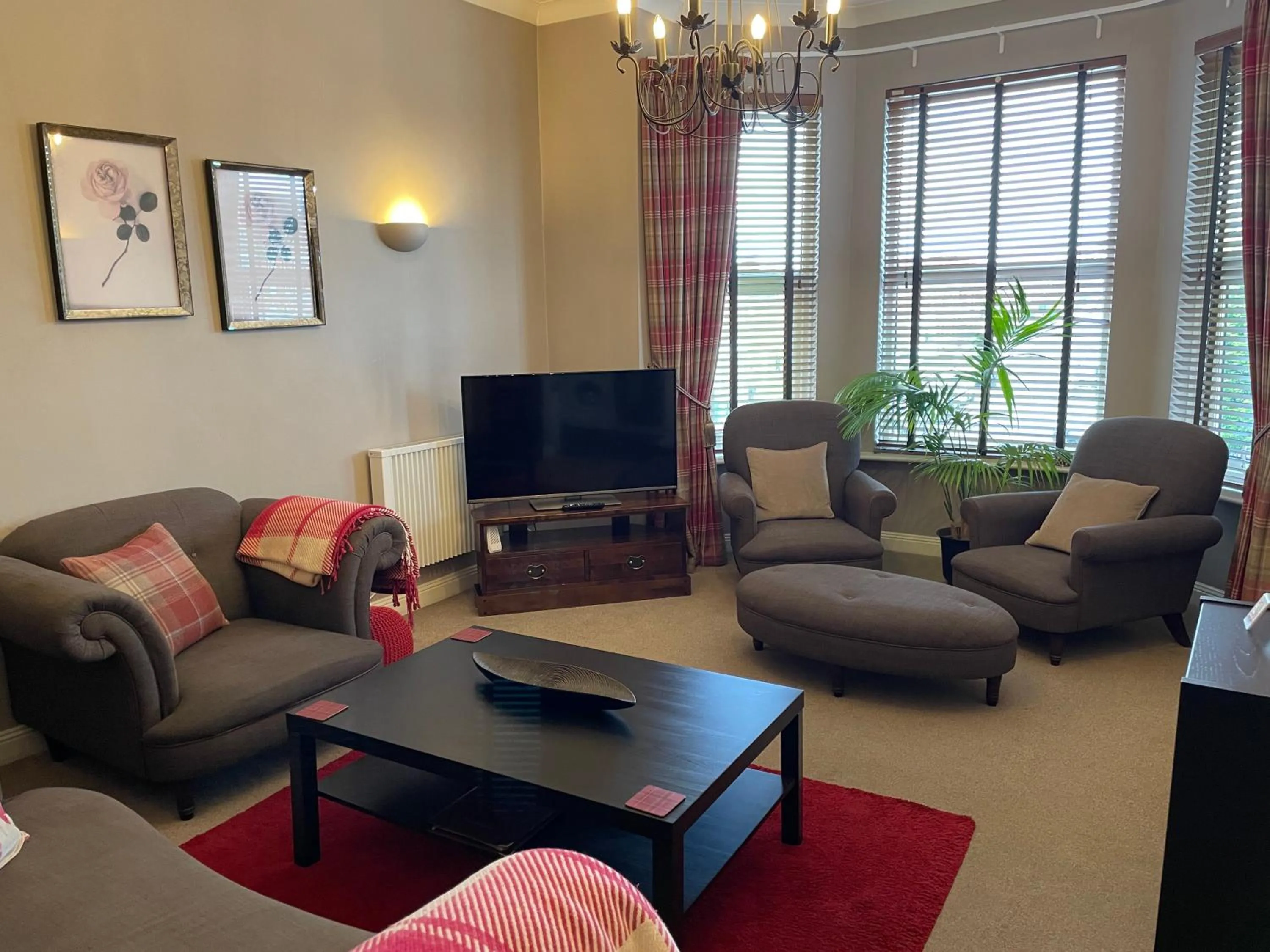 Number 10 service apartment - Danes