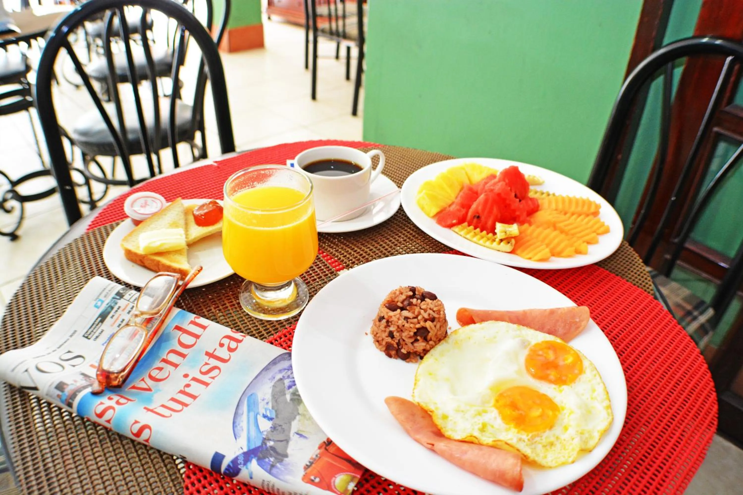 American breakfast in Hotel Plaza Cosiguina