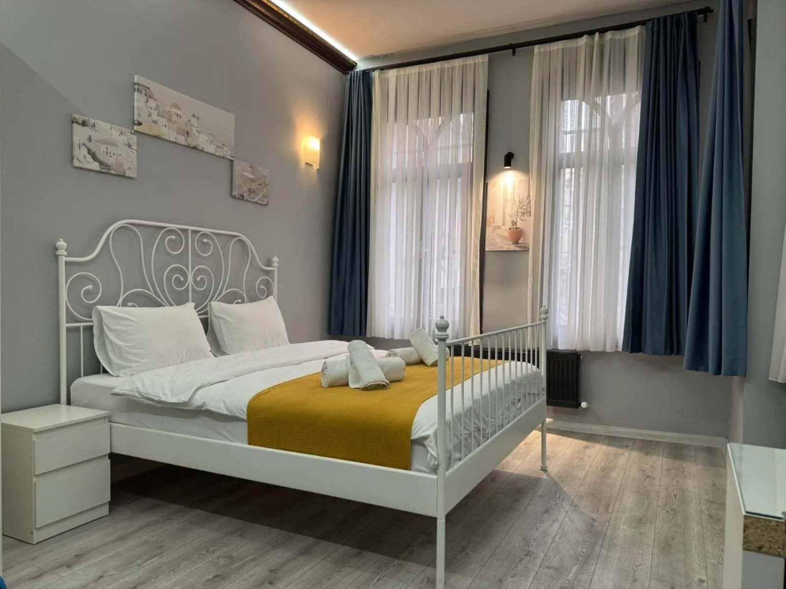 Bed in White Inn Taksim
