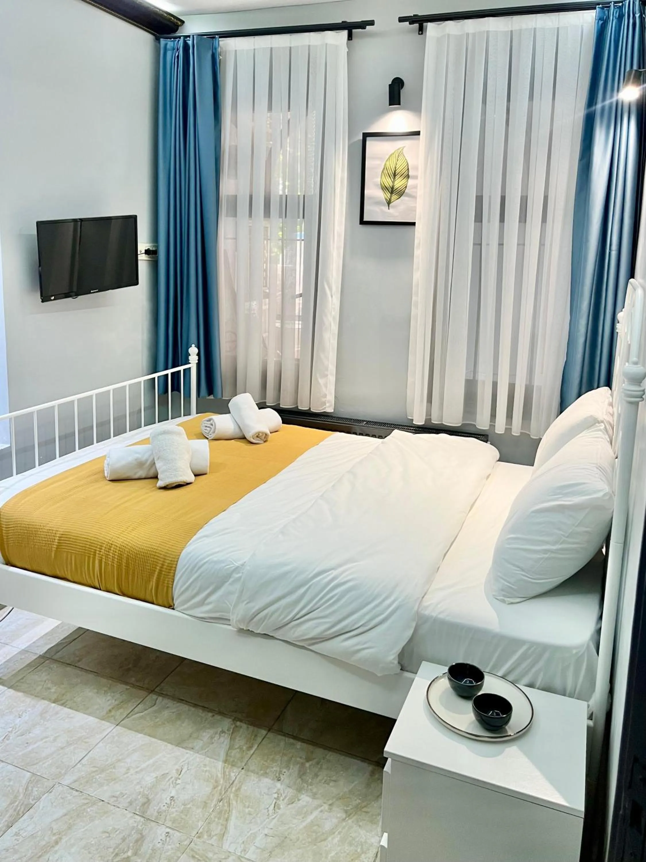 Bed in White Inn Taksim
