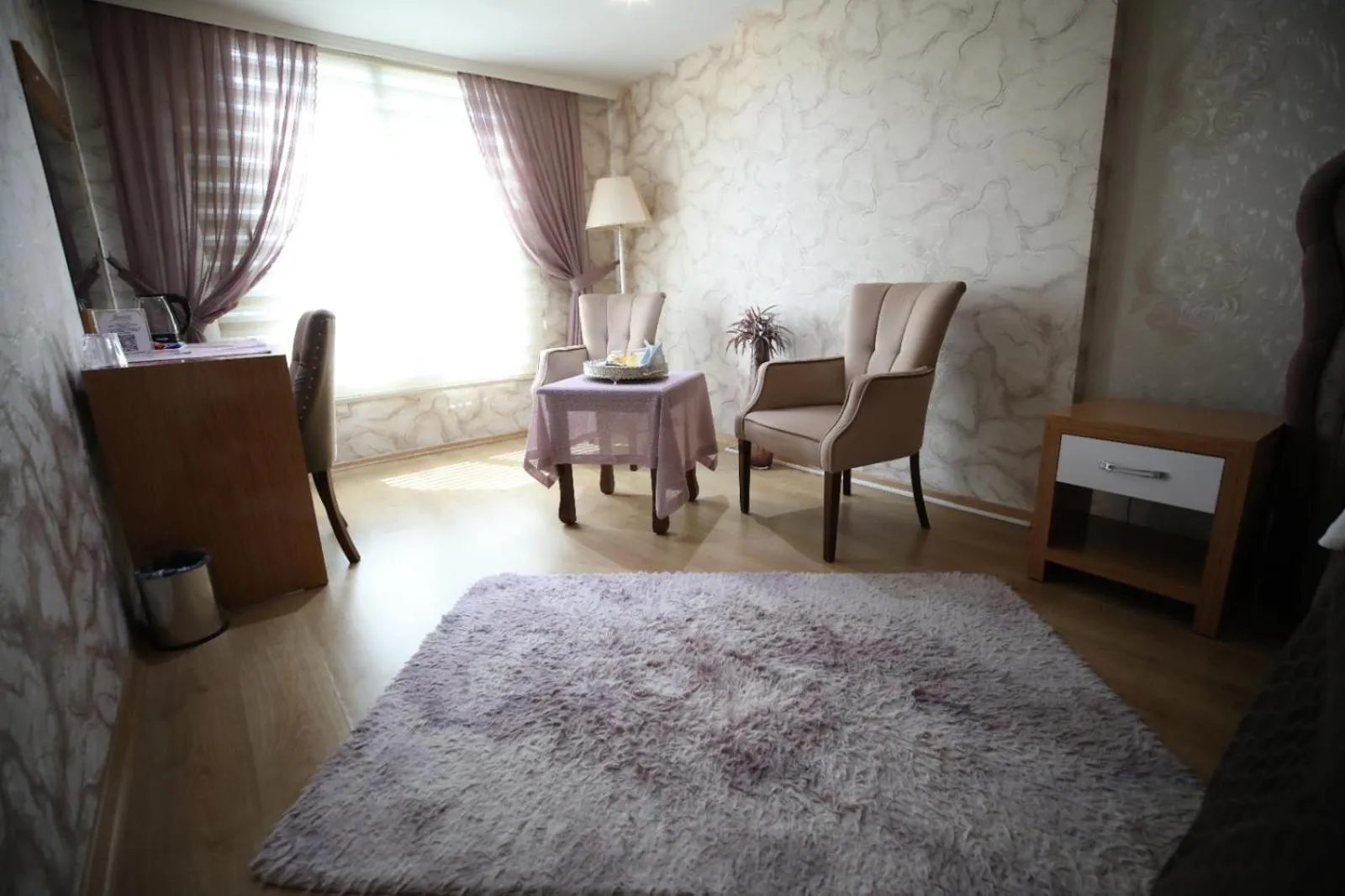 Seating area in Bayazıt Hotel