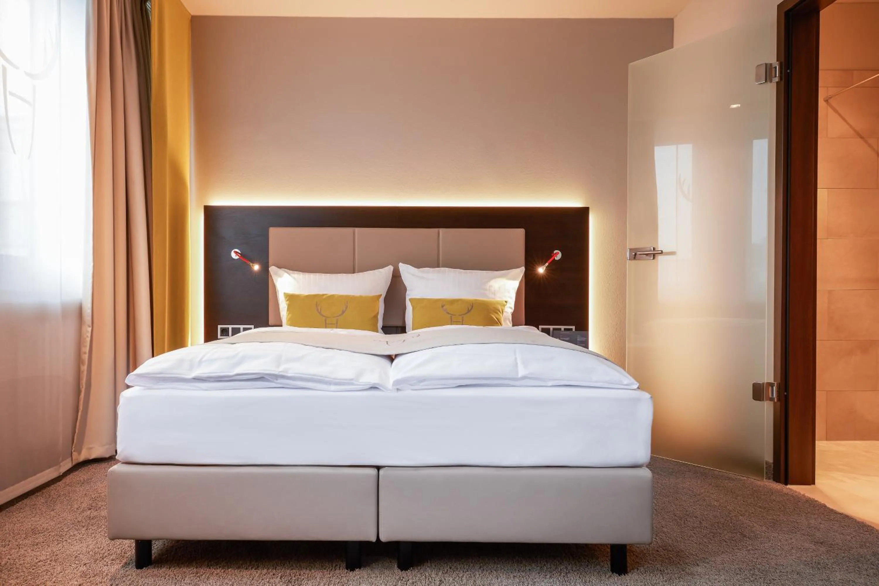 Day, Bed in Hotel Platzhirsch